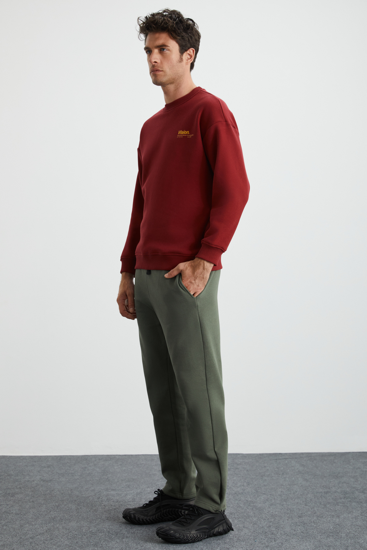 GRIMELANGE Ernest Erkek Organik Pamuklu Yumuşacık Baskı Detaylı Bisiklet Yaka İçi Polarlı BORDO Sweatshirt görsel 4