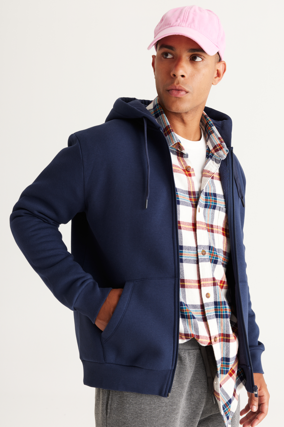 AC&Co / Altınyıldız Classics Lacivert Standart Fit Normal Kesim Kapüşonlu Erkek Fermuarlı Sweatshirt Hırka görsel 2