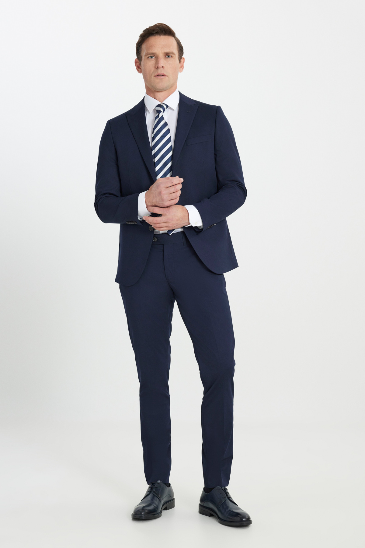 Altınyıldız Classics Erkek Lacivert Ekstra Slim Fit Dar Kesim Kırlangıç Yaka Takım Elbise görsel 2
