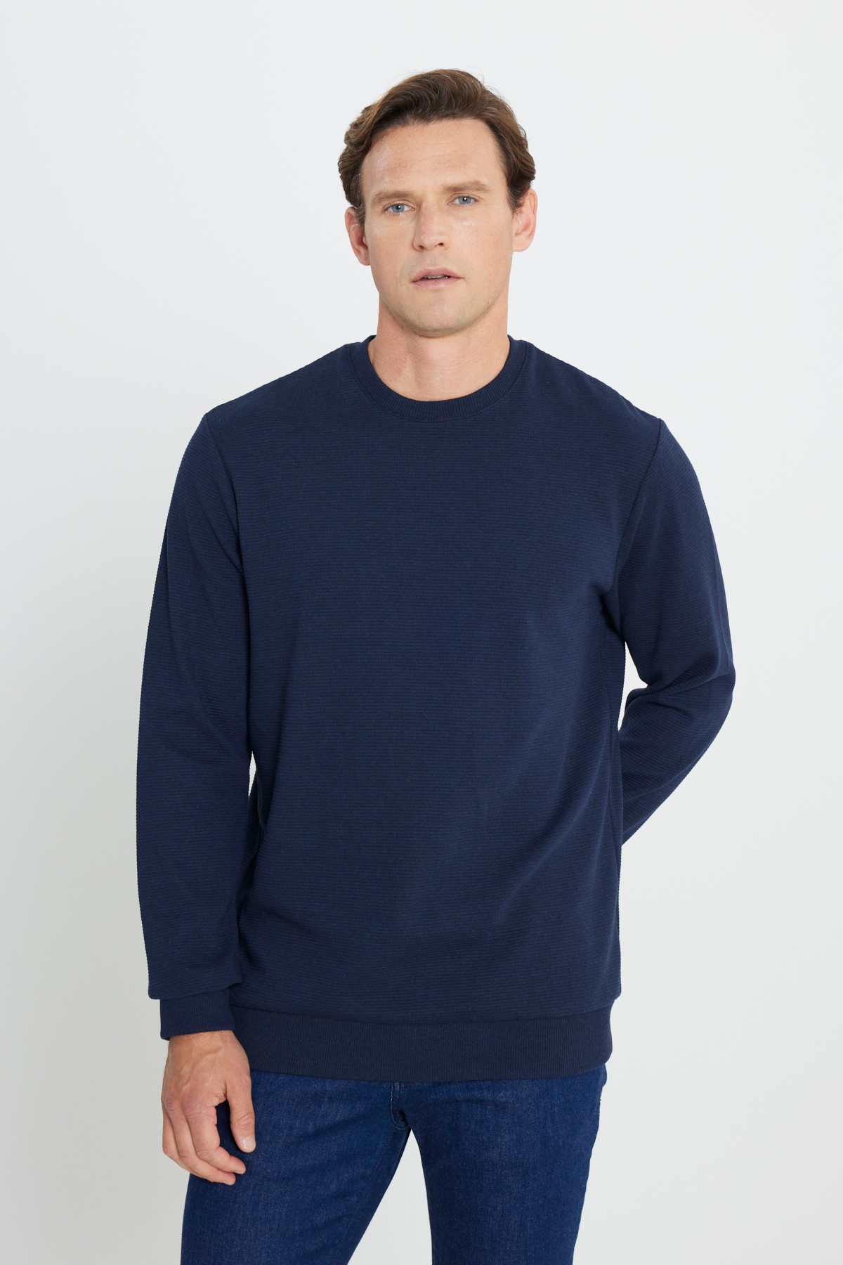 AC&Co / Altınyıldız Classics Erkek Lacivert 2 İplik Sıcak Tutan Standart Fit Normal Kesim Bisiklet Yaka Dokulu Sweatshirt