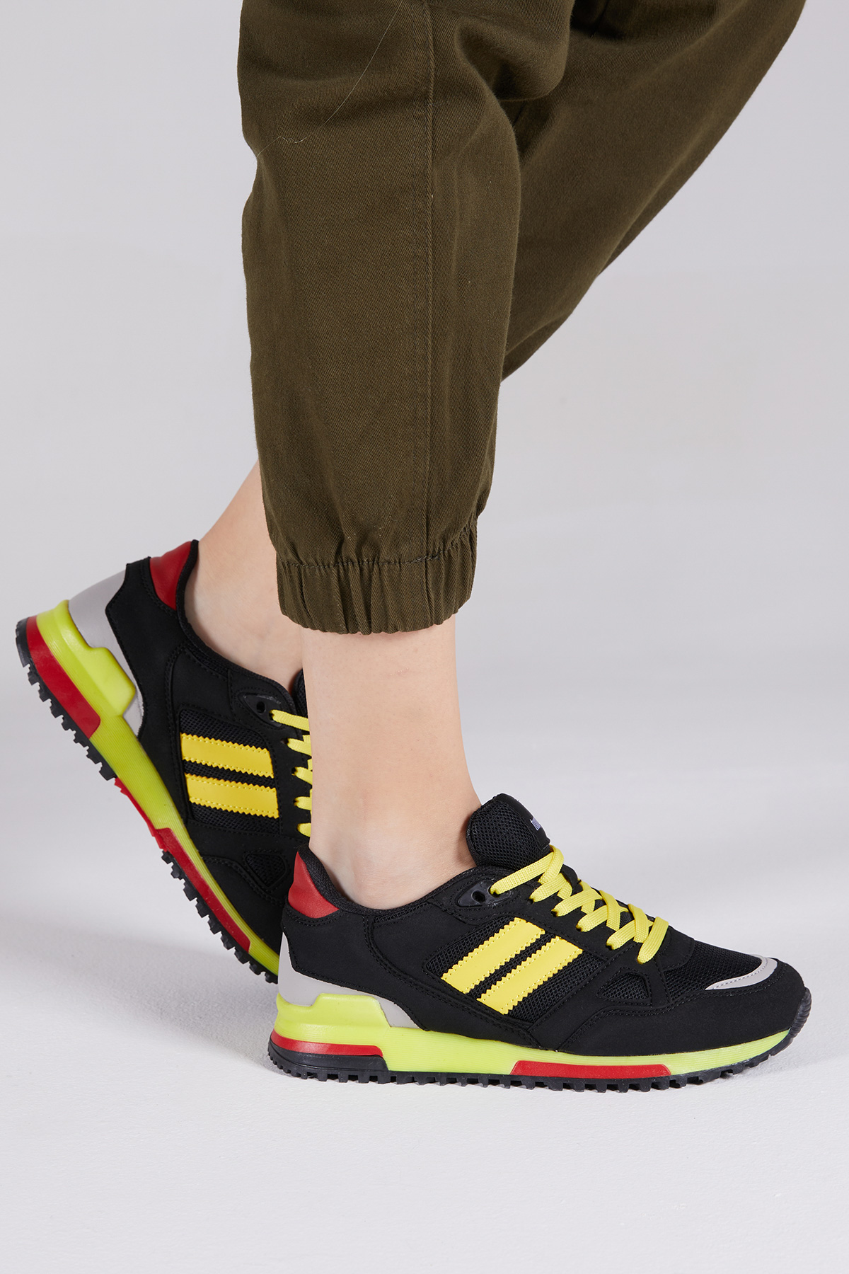 TONNY BLACK Unisex Siyah Sarı Termo Taban Şeritli Bağcıklı Spor Ayakkabı görsel 2