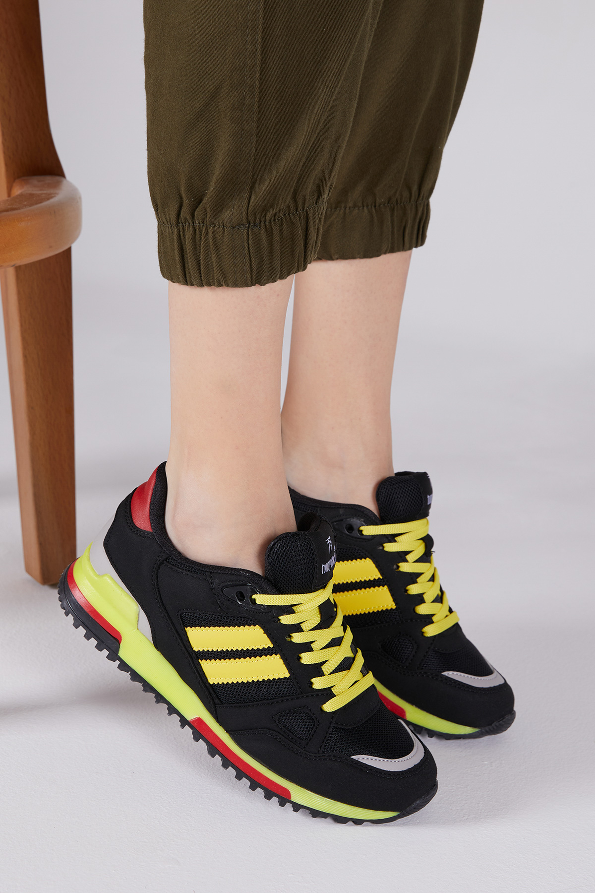 TONNY BLACK Unisex Siyah Sarı Termo Taban Şeritli Bağcıklı Spor Ayakkabı görsel 5