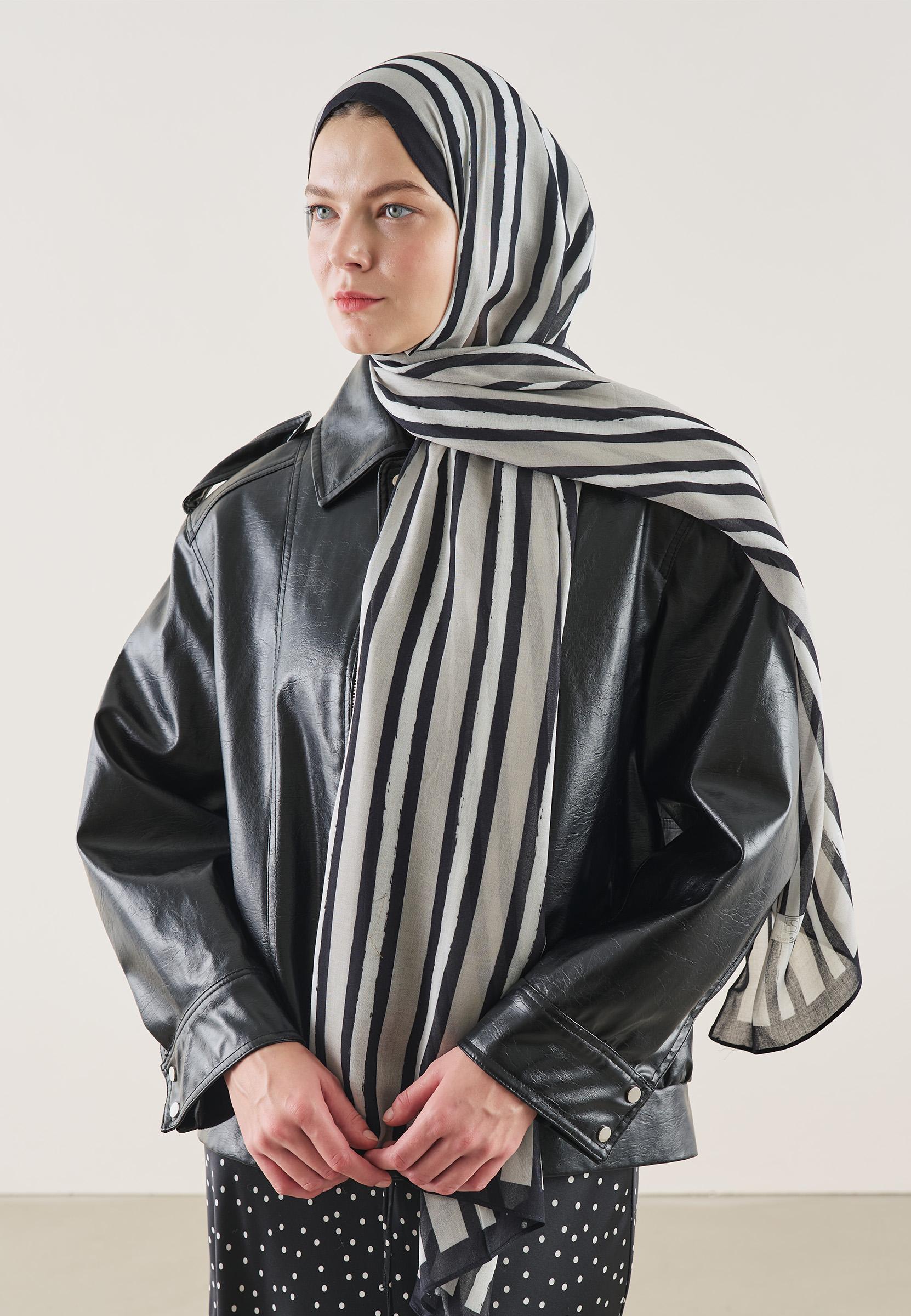 Fresh Scarfs Block Stripe Desen Rami Şal Siyah