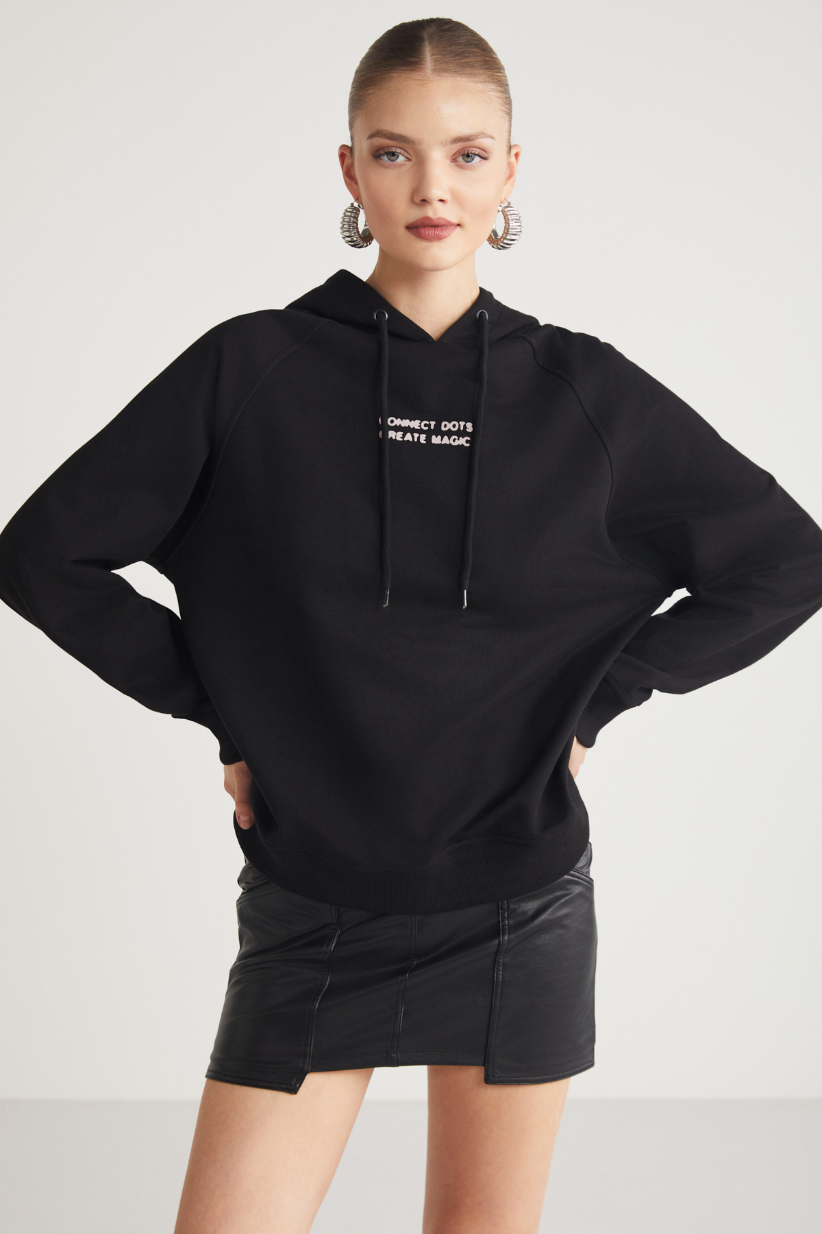 ETHIQUET GLACE Kadın Ön Ve Arka Baskı Detaylı Kapüşonlu Regular Fit Normal Kalıp SİYAH Sweatshirt görsel 4