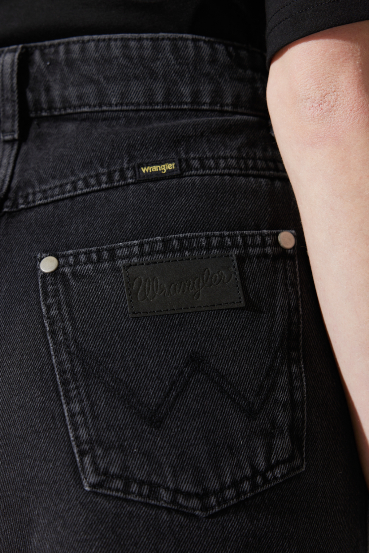 Wrangler Donna Regular Fit %100 Pamuk Siyah Jean Şort görsel 5