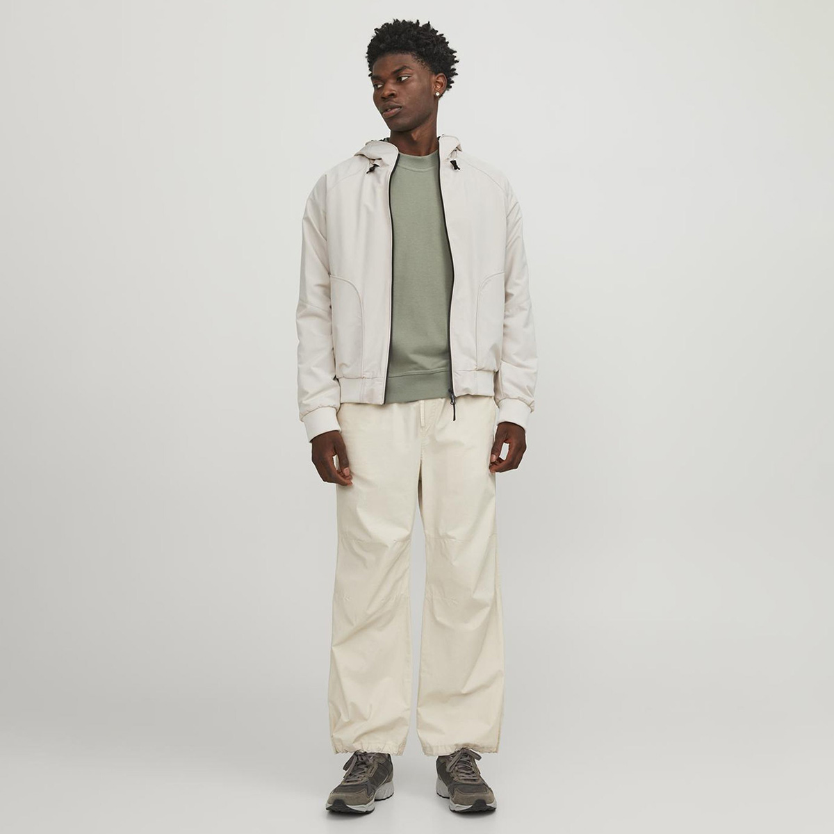 Jack & Jones Track Bomber Bej Kapüşonlu Erkek Fermuarlı Sweatshirt Hırka görsel 2
