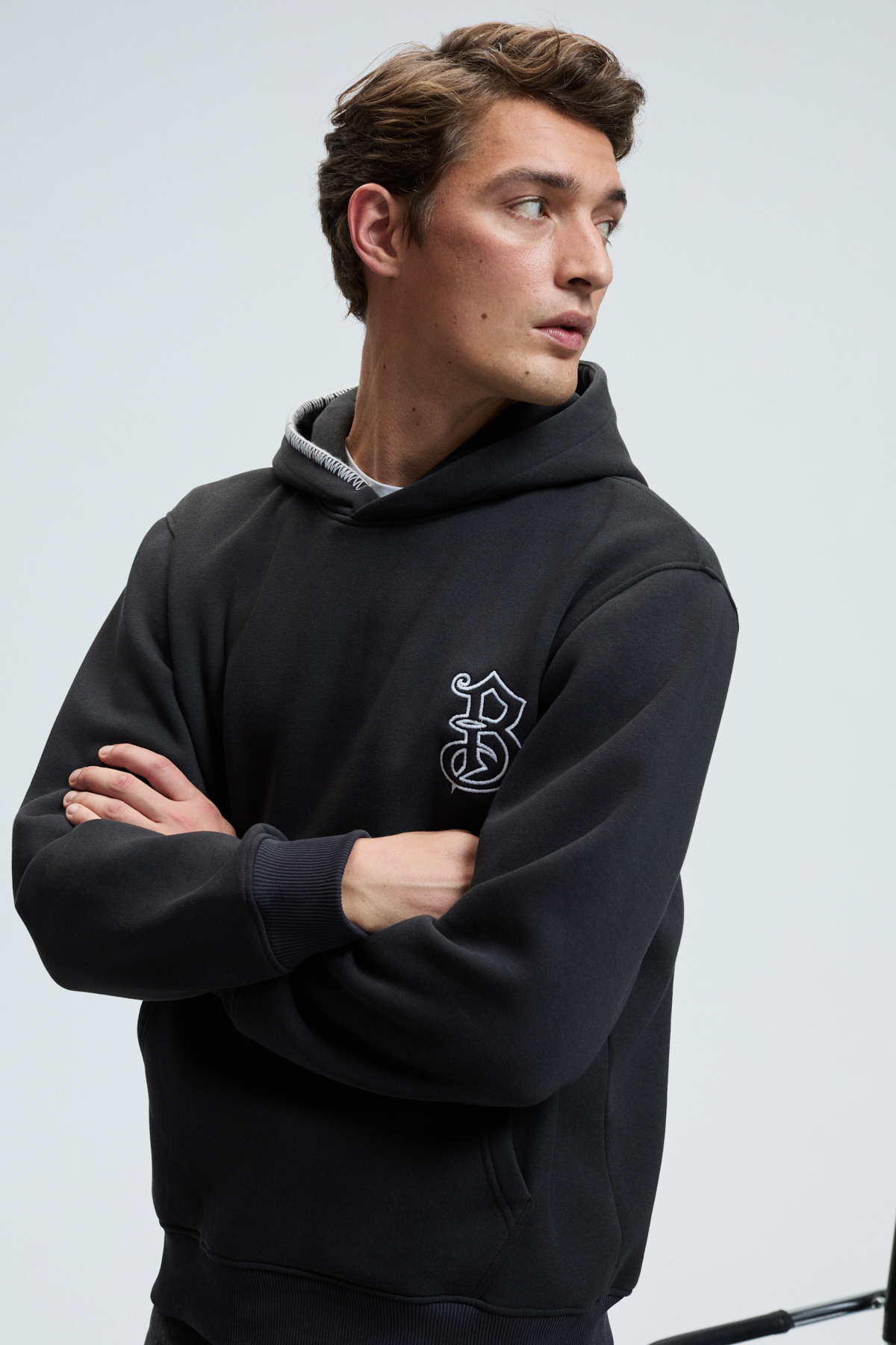 GRIMELANGE Erkek Kapüşonlu Süs Dikiş Detaylı Göğsü Nakışlı Kanguru Cepli ANTRASİT Sweatshirt görsel 3