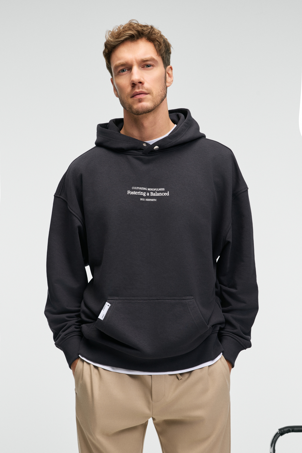 GRIMELANGE Erkek %100 Pamuk Kapüşonlu Çıtçıtlı Baskılı Cebi Süs Etiketli ANTRASİT Sweatshirt görsel 3