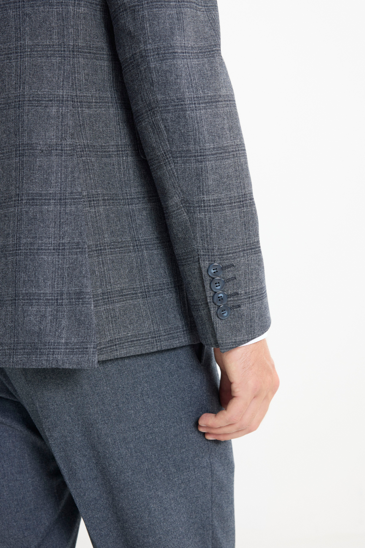 Altınyıldız Classics Erkek Koyu Gri Slim Fit Dar Kesim Kırlangıç Yaka Kareli Kapak Cepli Esnek Takım Elbise görsel 7