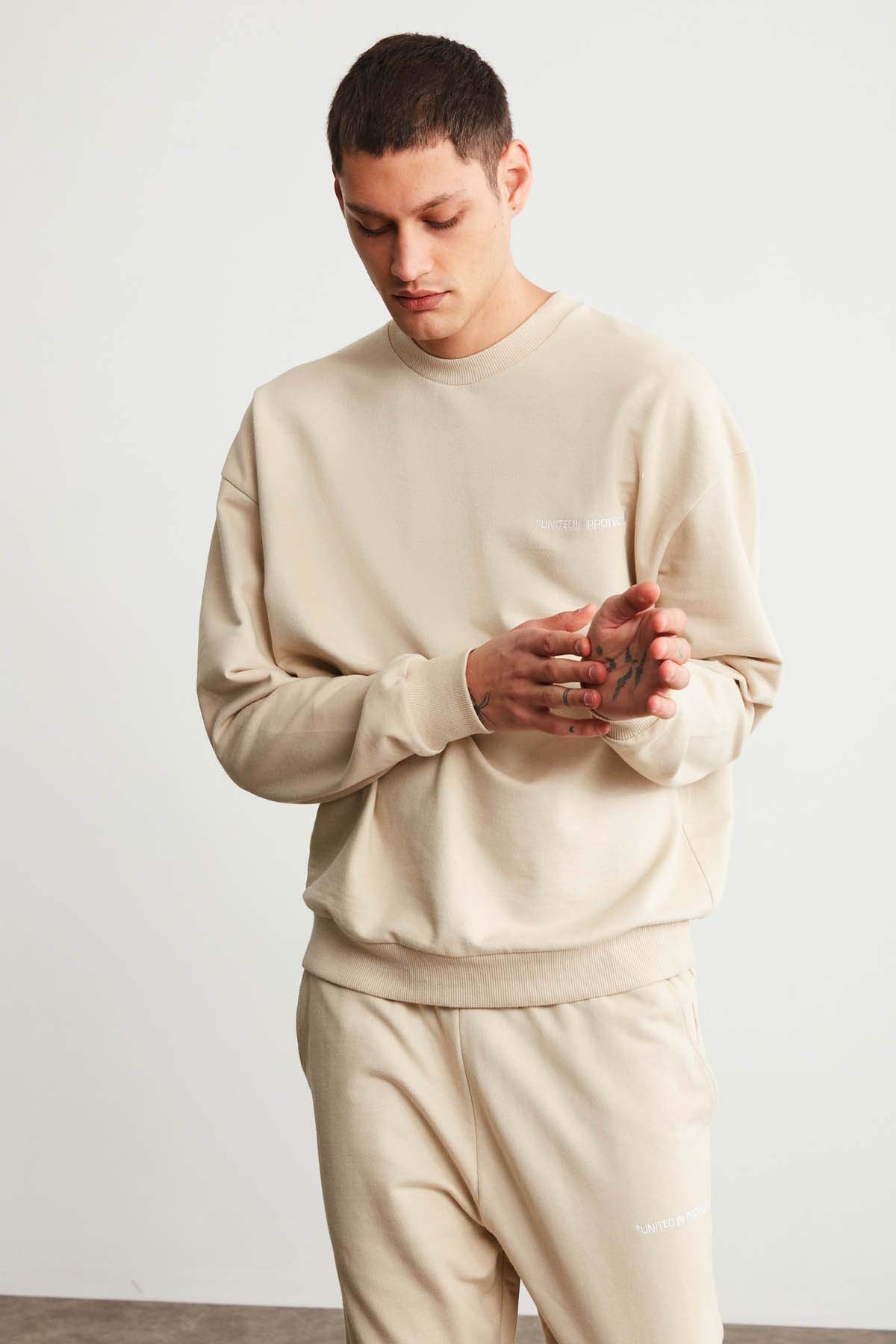 GRIMELANGE Raırok Erkek İçi Polarlı Comfort Bej Oversize Nakışlı BEJ Sweatshirt görsel 2