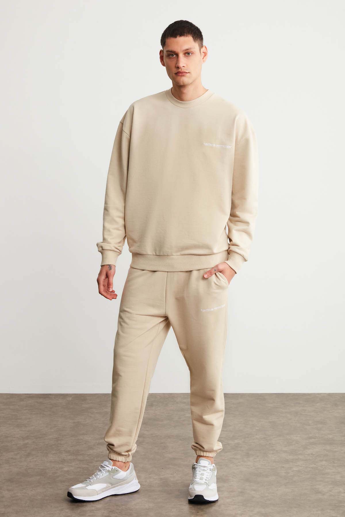 GRIMELANGE Raırok Erkek İçi Polarlı Comfort Bej Oversize Nakışlı BEJ Sweatshirt görsel 3