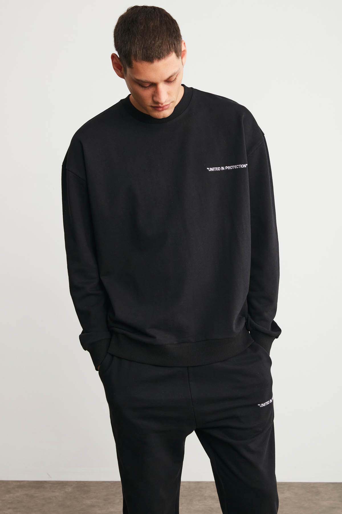 GRIMELANGE Raırok Erkek İçi Polarlı Comfort Bej Oversize Nakışlı SİYAH Sweatshirt görsel 2