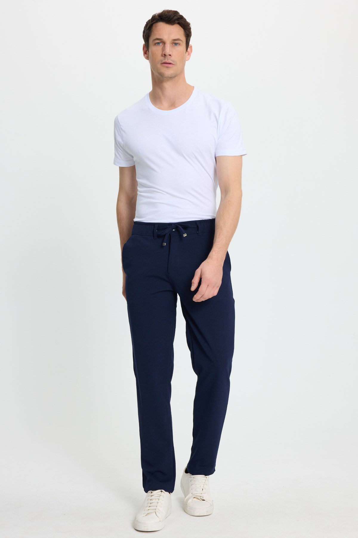 TUDORS Erkek Slim Fit Dar Kesim Beli Lastikli Bağcık Detaylı Lacivert Pantolon görsel 7
