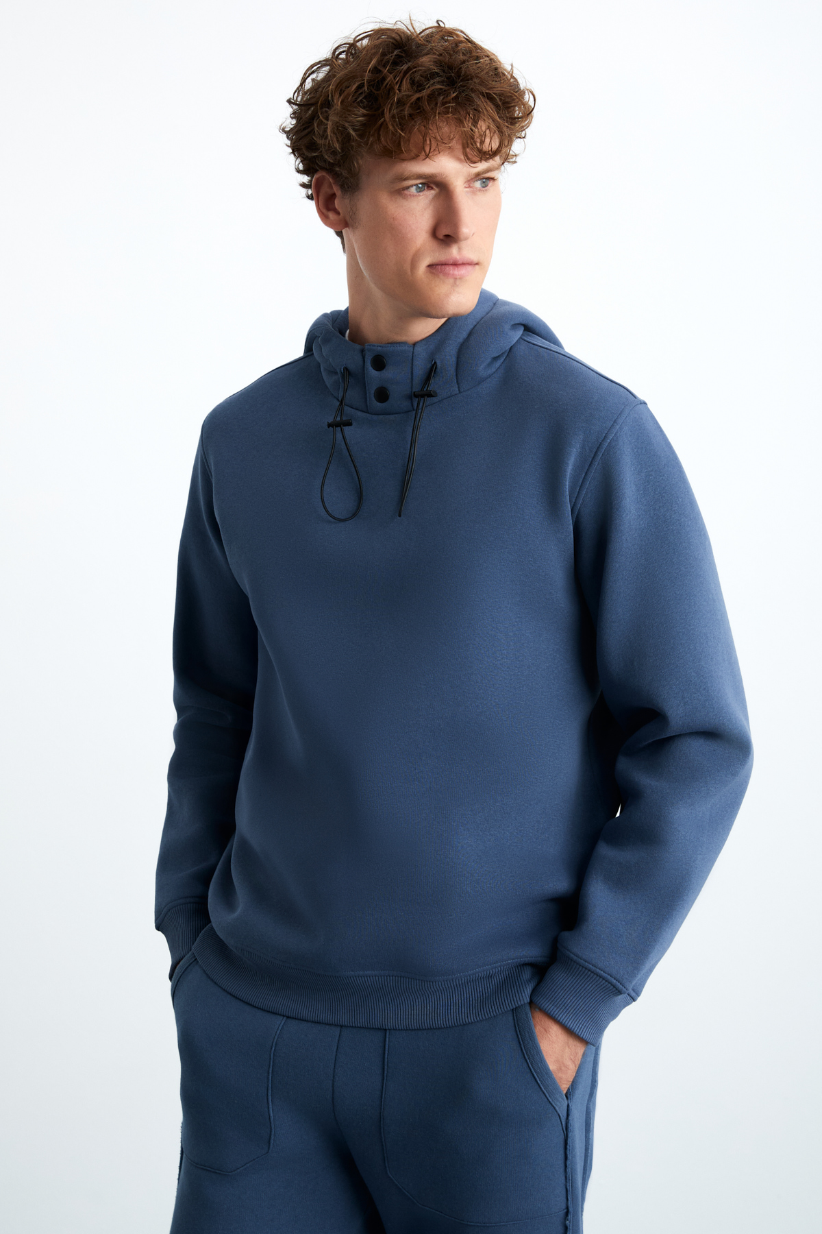 GRIMELANGE Erkek 3 İplik İçi Şardonlu Yumuşacık Çıt Çıt Yakalı Regular Kapüşonlu İNDİGO Sweatshirt görsel 4