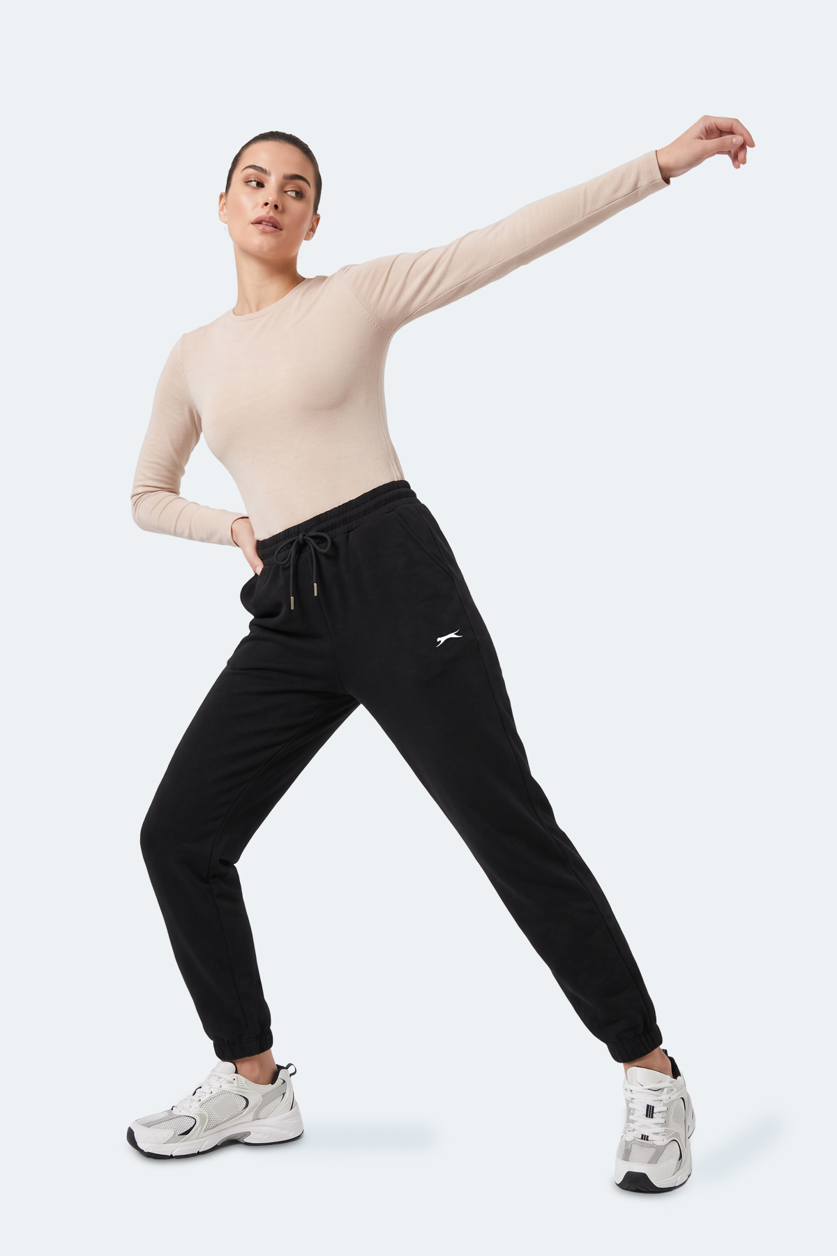 SLAZENGER NESSA I Kadın Siyah Eşofman Altı görsel 2