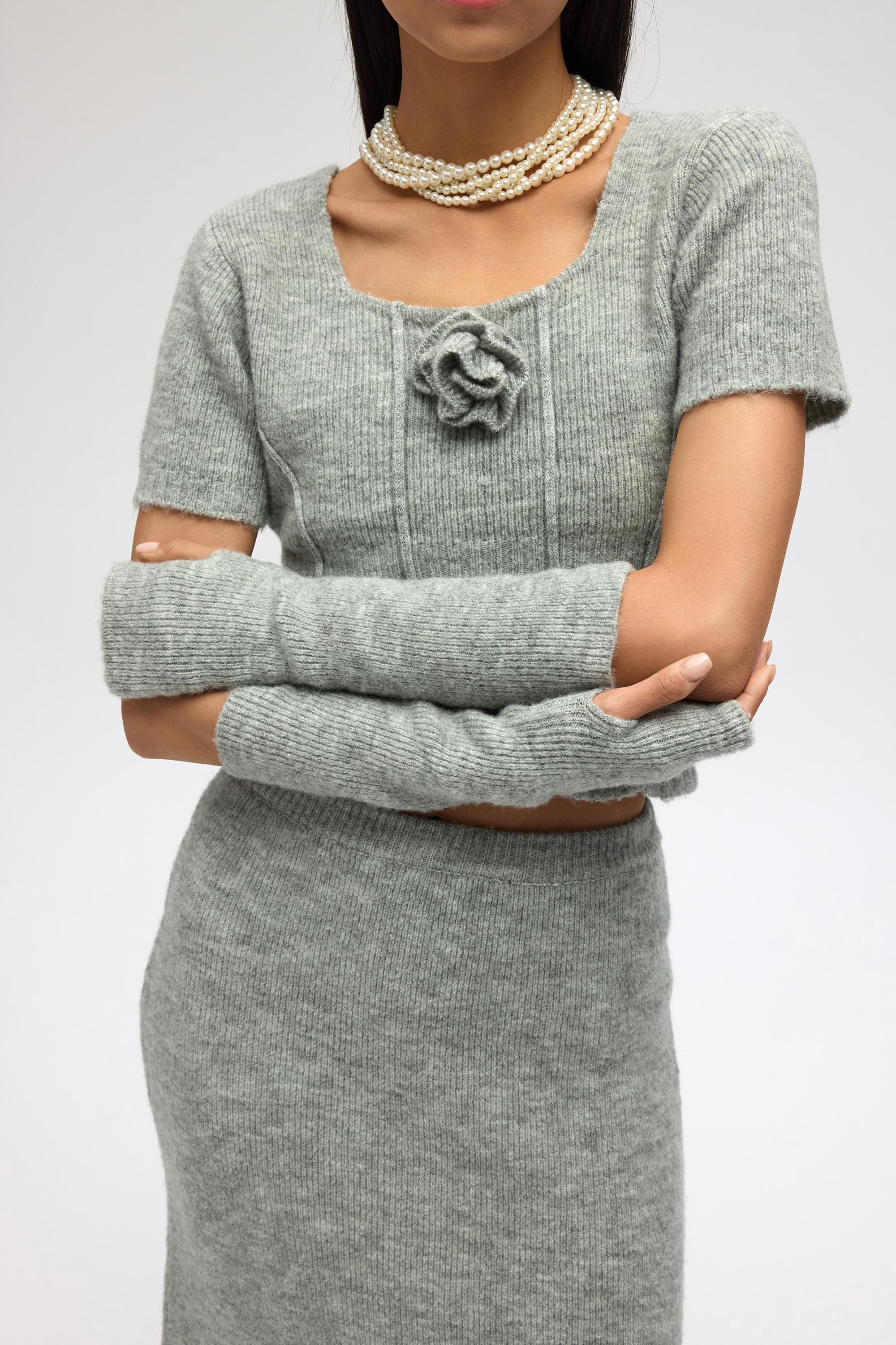 Mai Collection Lumi Gül Detay Gri Crop Etek Triko Takım görsel 7