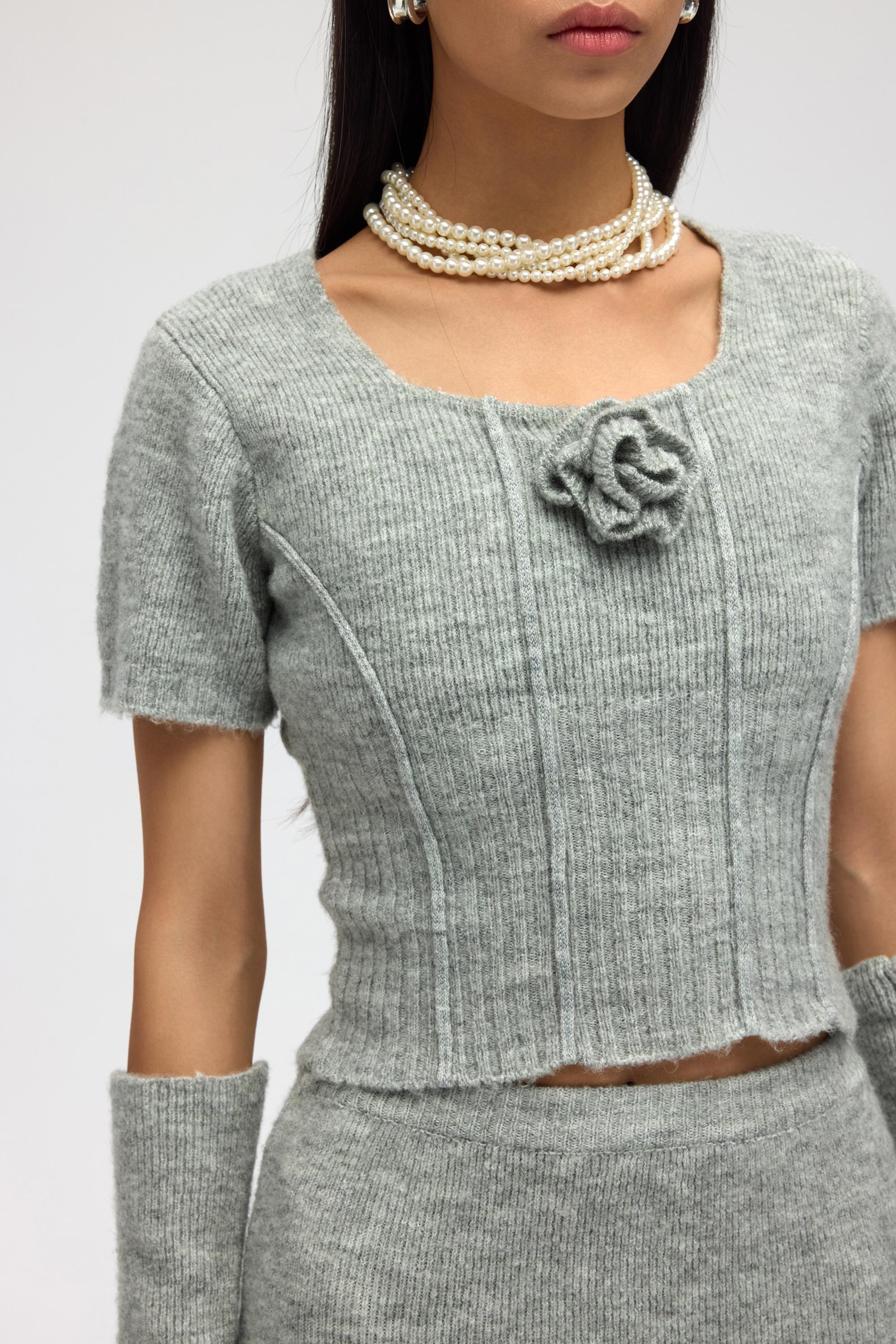 Mai Collection Lumi Gül Detay Gri Crop Etek Triko Takım görsel 8