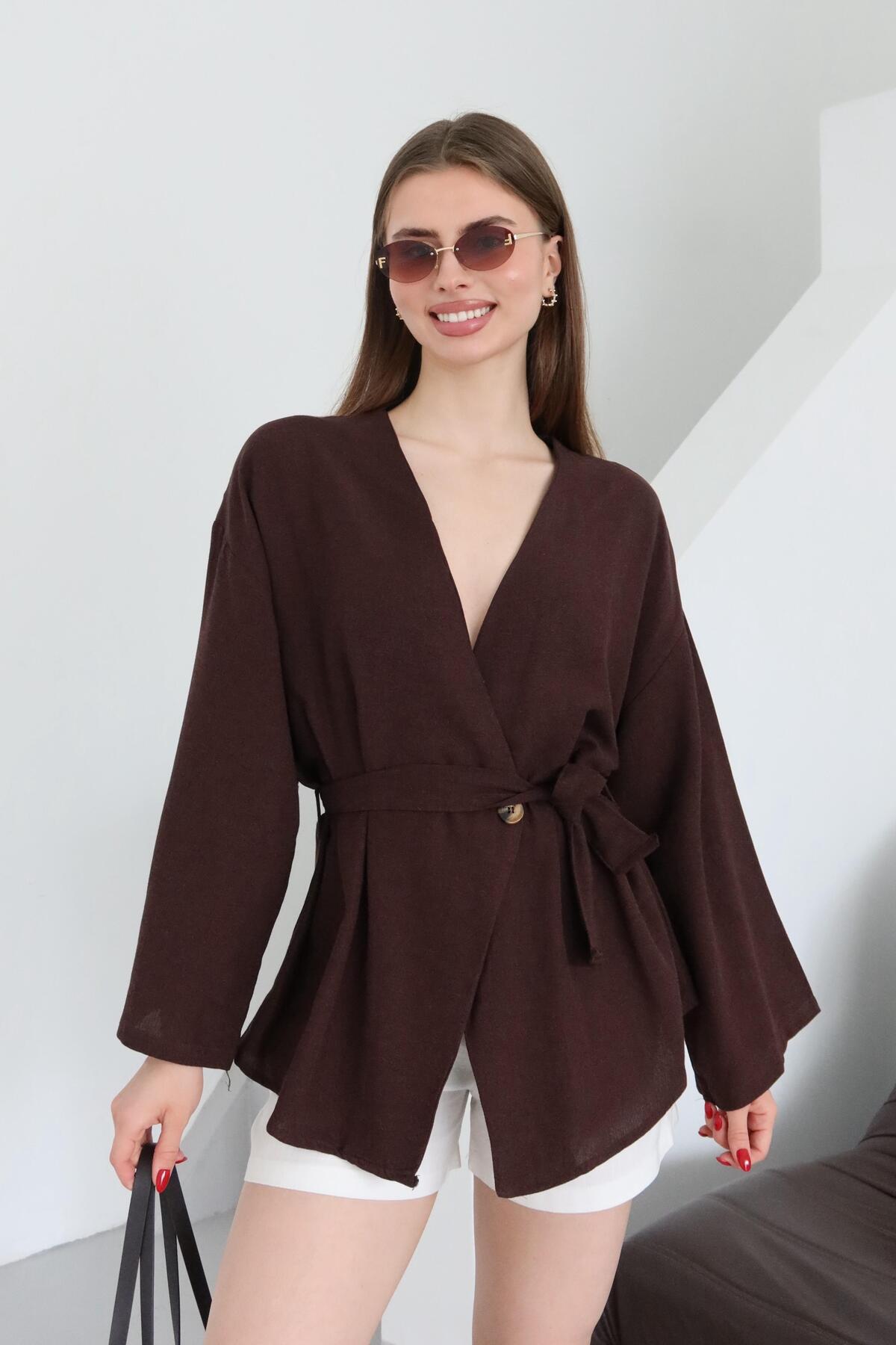 Laluvia Kahverengi Düğme Detaylı Kemerli Kimono - 005