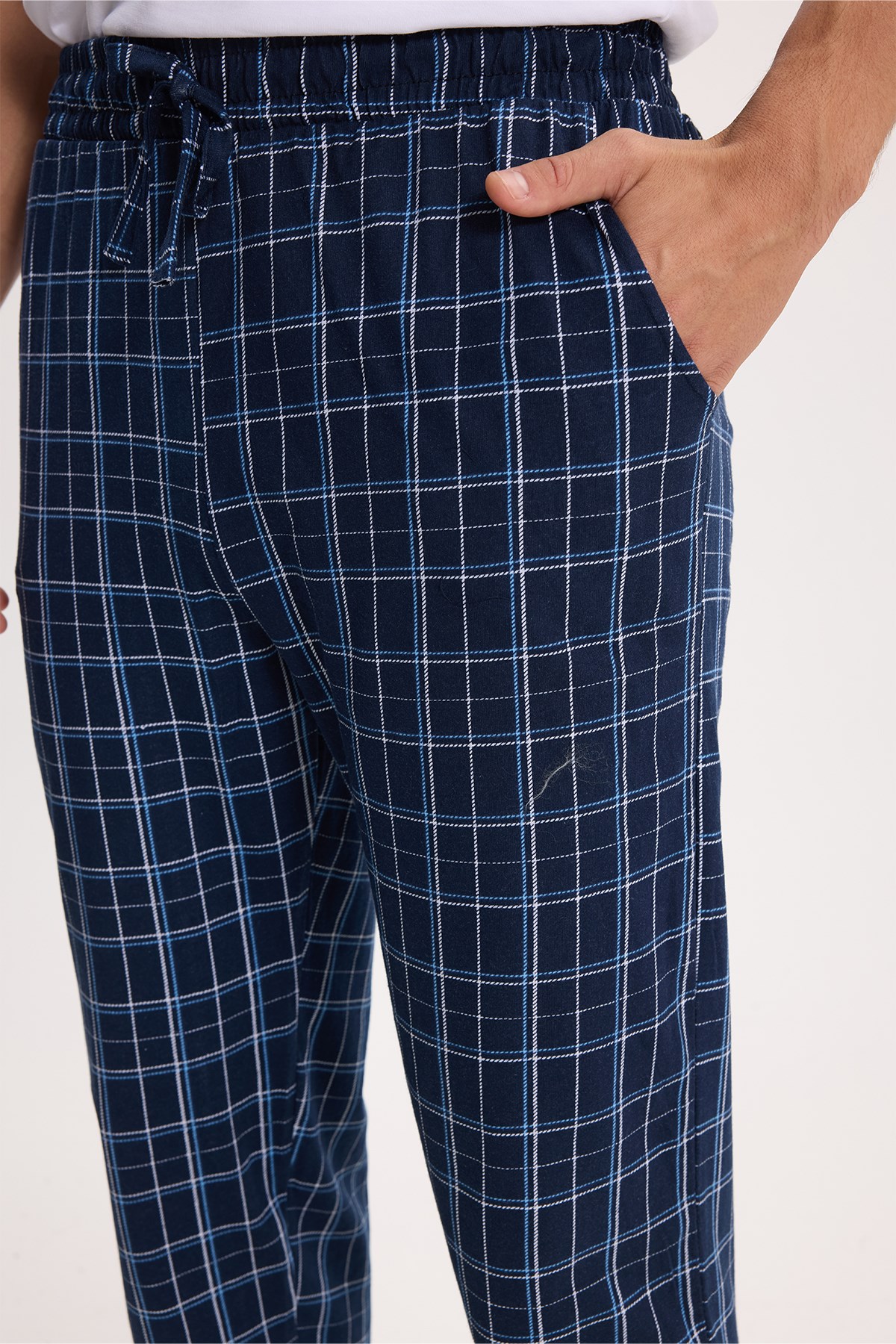 TUDORS Erkek Standart Fit Normal Kesim Pamuklu Kareli Beli Bağcıklı Cepli Lacivert Pijama Altı görsel 4