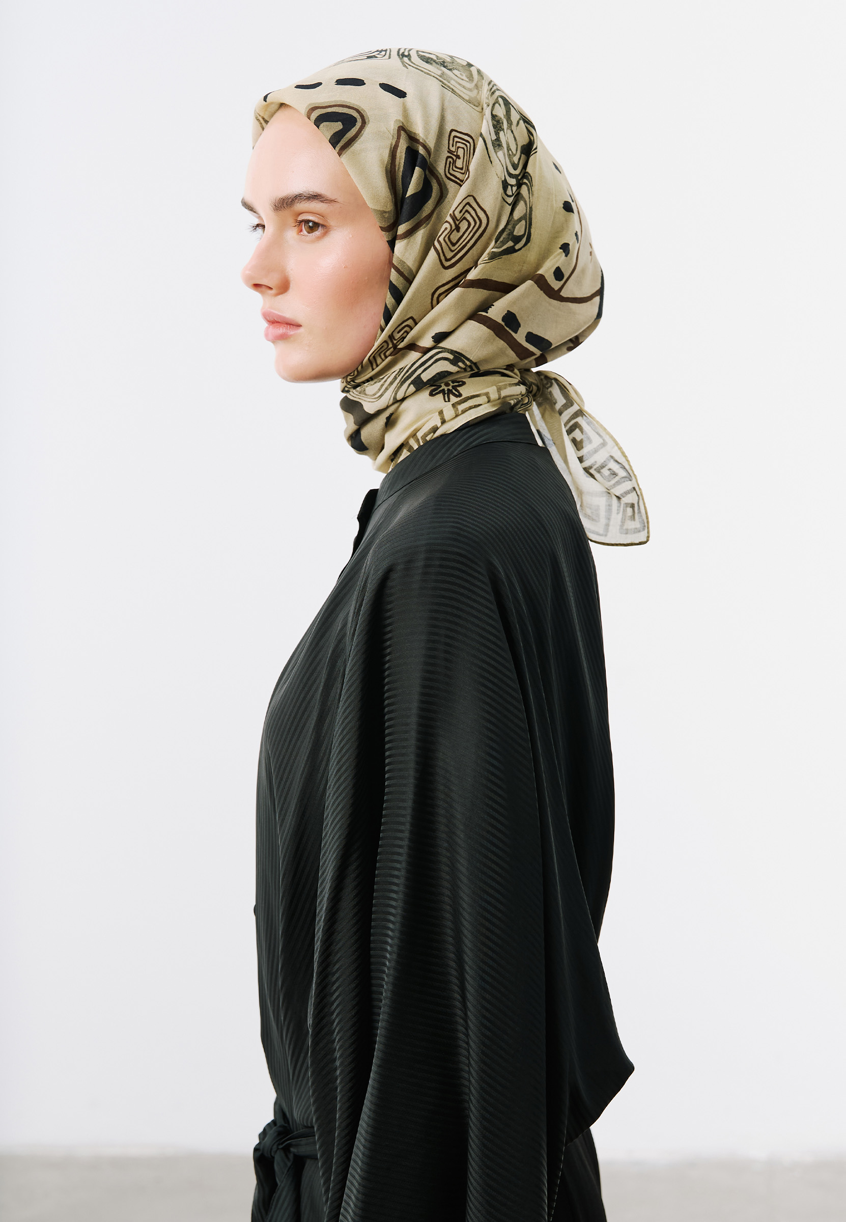 Fresh Scarfs Abstract Harmony Desen Vual Eşarp Siyah görsel 2
