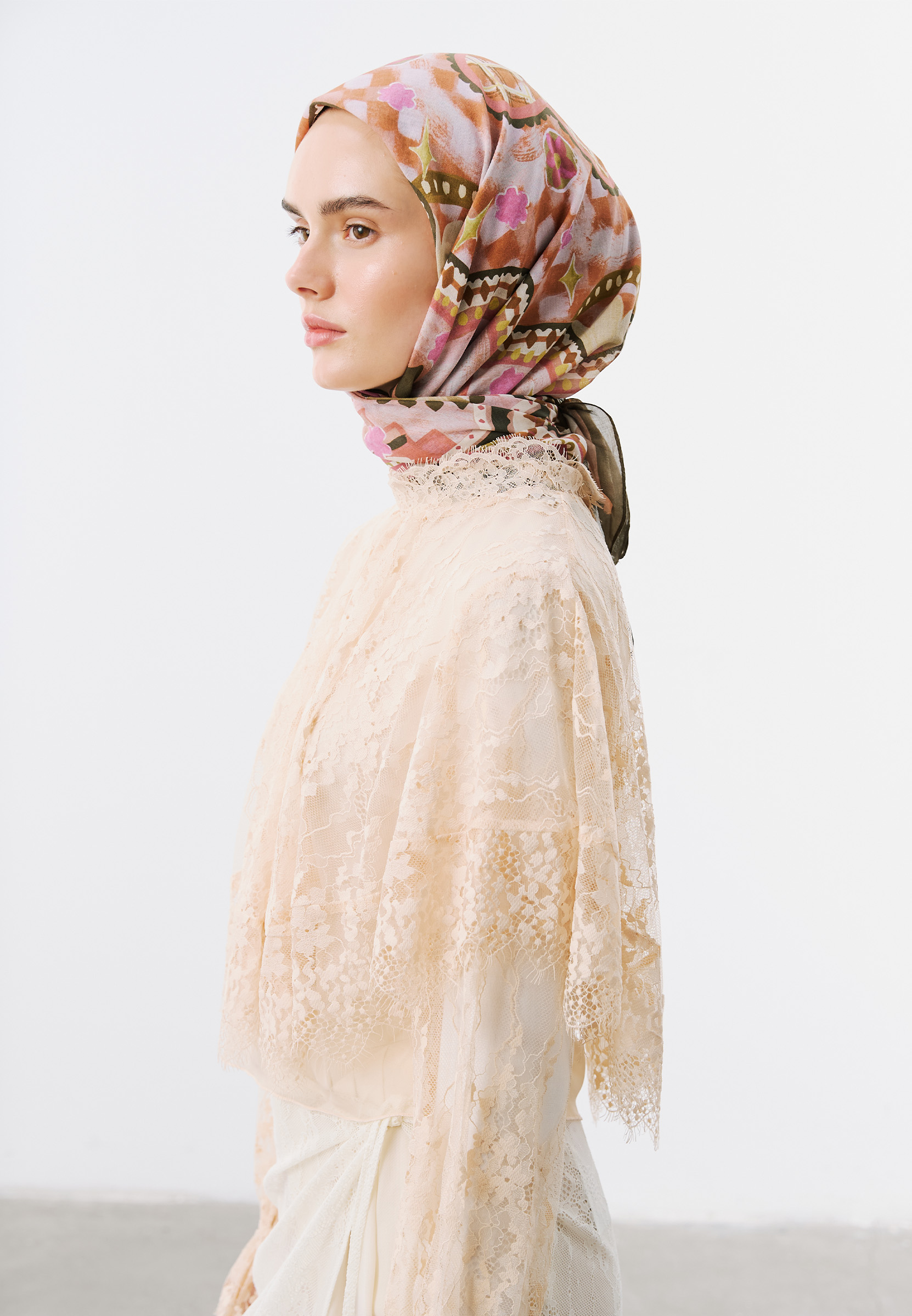 Fresh Scarfs The Stage In Geometry Desen Vual Eşarp Somon