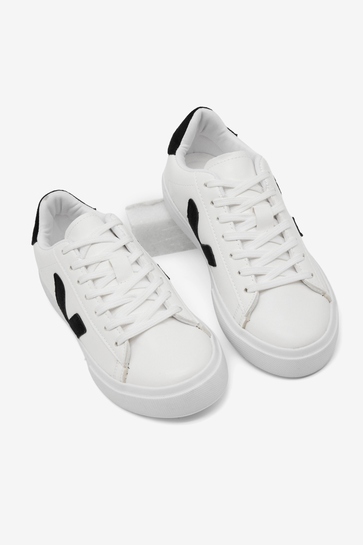 TONNY BLACK Kadın Beyaz Siyah Kauçuk Taban Rahat Bağcıklı Sneaker görsel 4