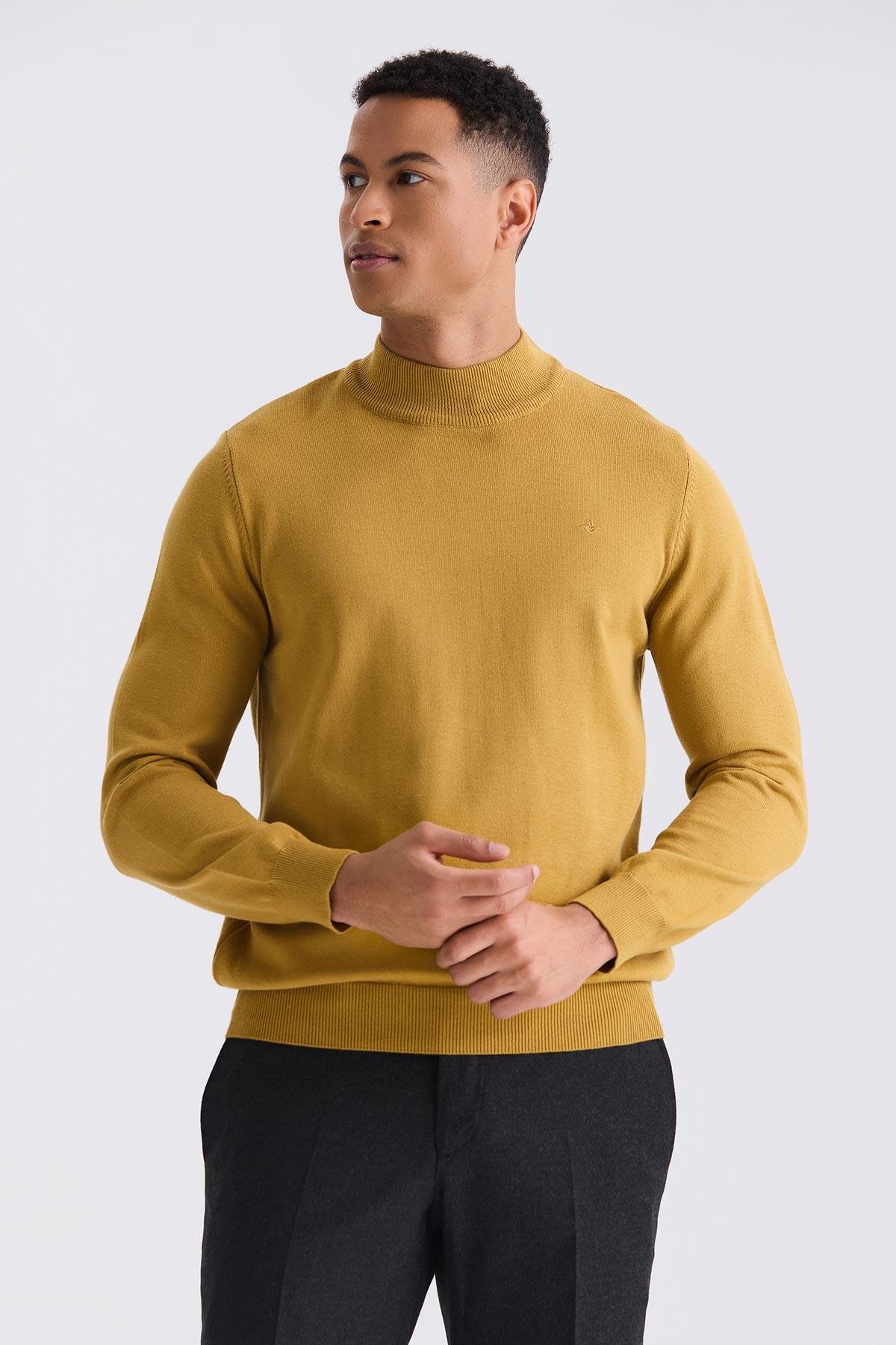 JAKAMEN Hardal Slim Fit Yarım Balıkçı Triko Kazak