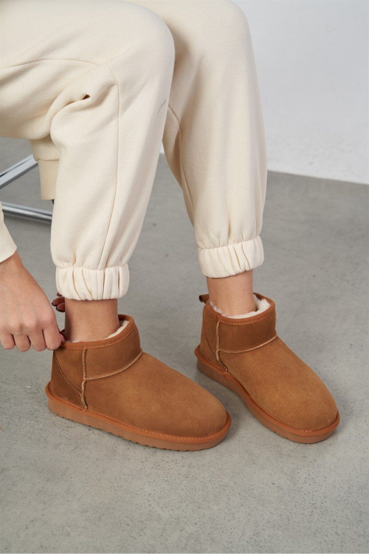 DUXAL SHOES Mini Gri Süet Yarım Bot içi Tüylü Düz Taban Kadın Ayakkabı görsel 3