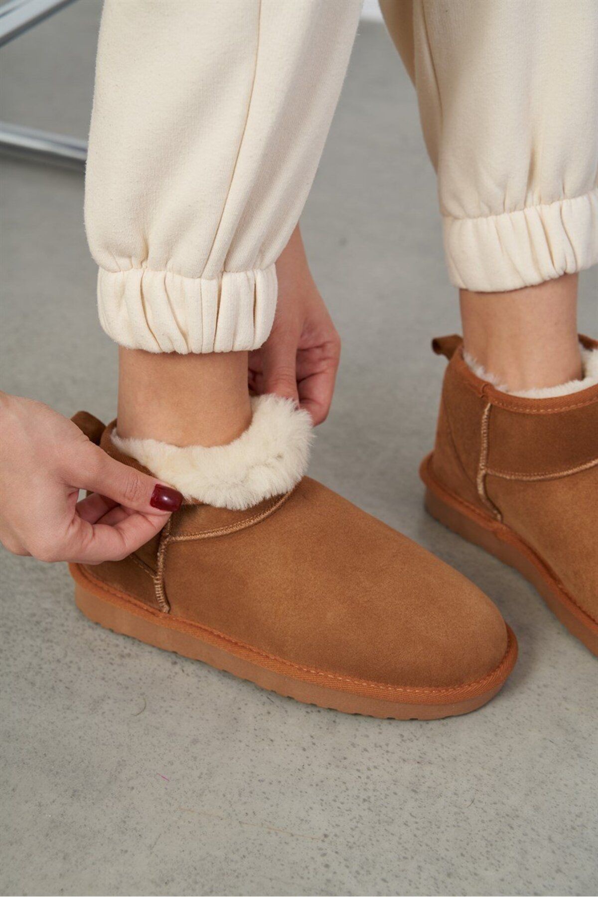 DUXAL SHOES Mini Gri Süet Yarım Bot içi Tüylü Düz Taban Kadın Ayakkabı görsel 4
