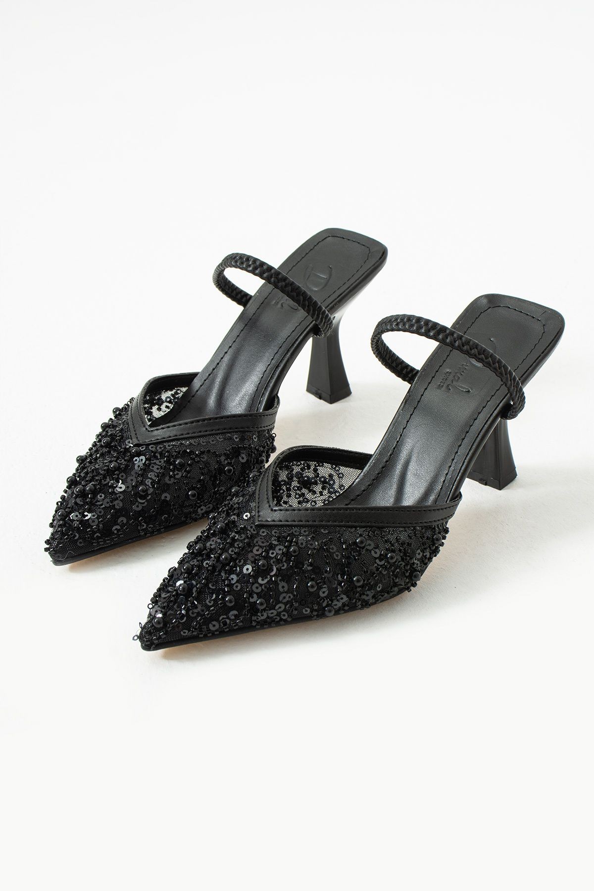 DUXAL SHOES Alberta Tüylü Boncuklu Detaylı Arkası Açık Topuklu Ayakkabı