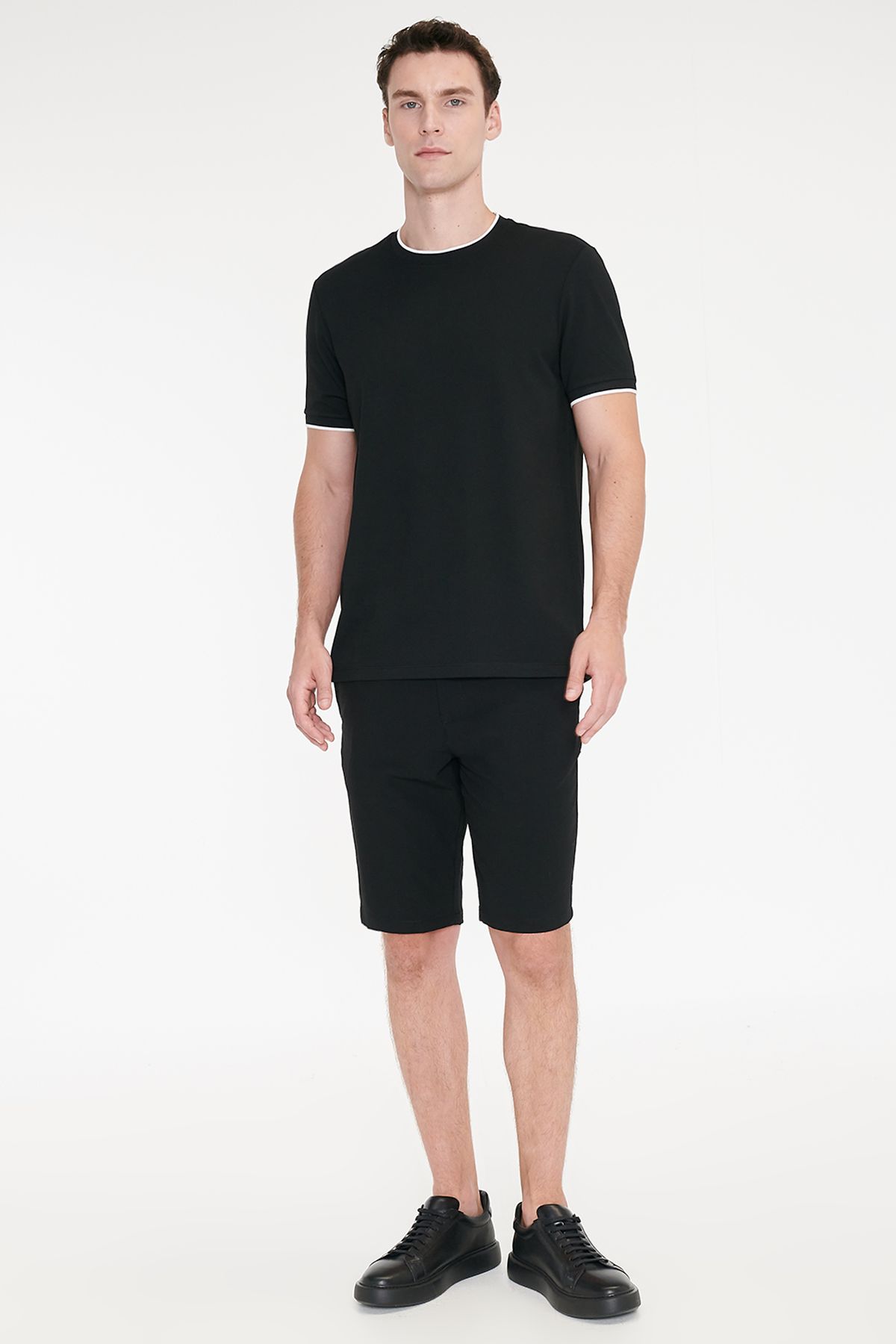 Altınyıldız Classics Erkek Siyah Slim Fit Dar Kesim Yan Cepli Gofre Desenli Esnek Şort