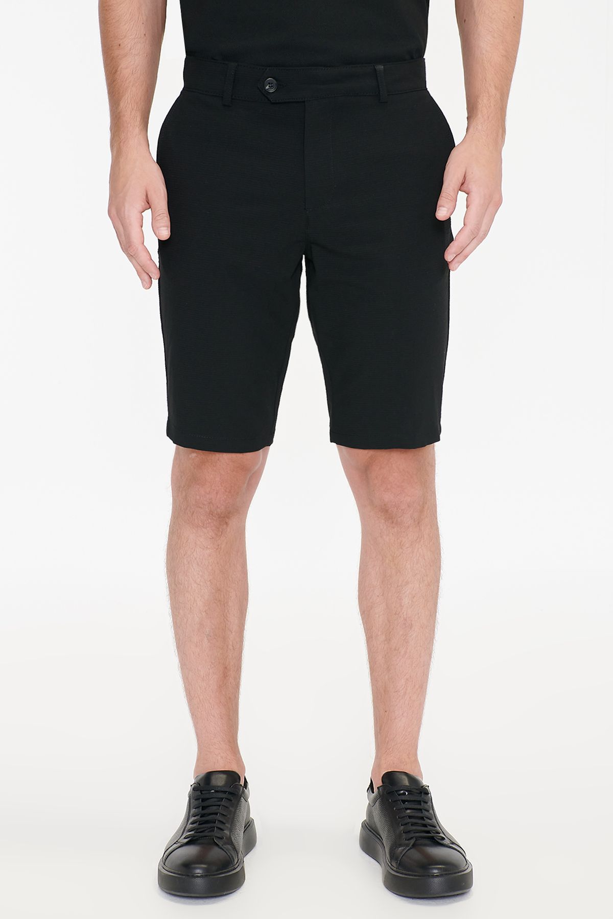 Altınyıldız Classics Erkek Siyah Slim Fit Dar Kesim Yan Cepli Gofre Desenli Esnek Şort görsel 2