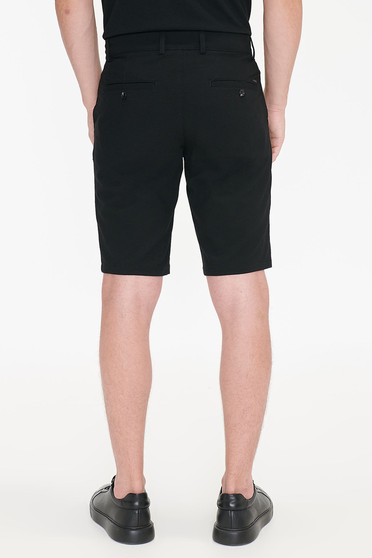 Altınyıldız Classics Erkek Siyah Slim Fit Dar Kesim Yan Cepli Gofre Desenli Esnek Şort görsel 5