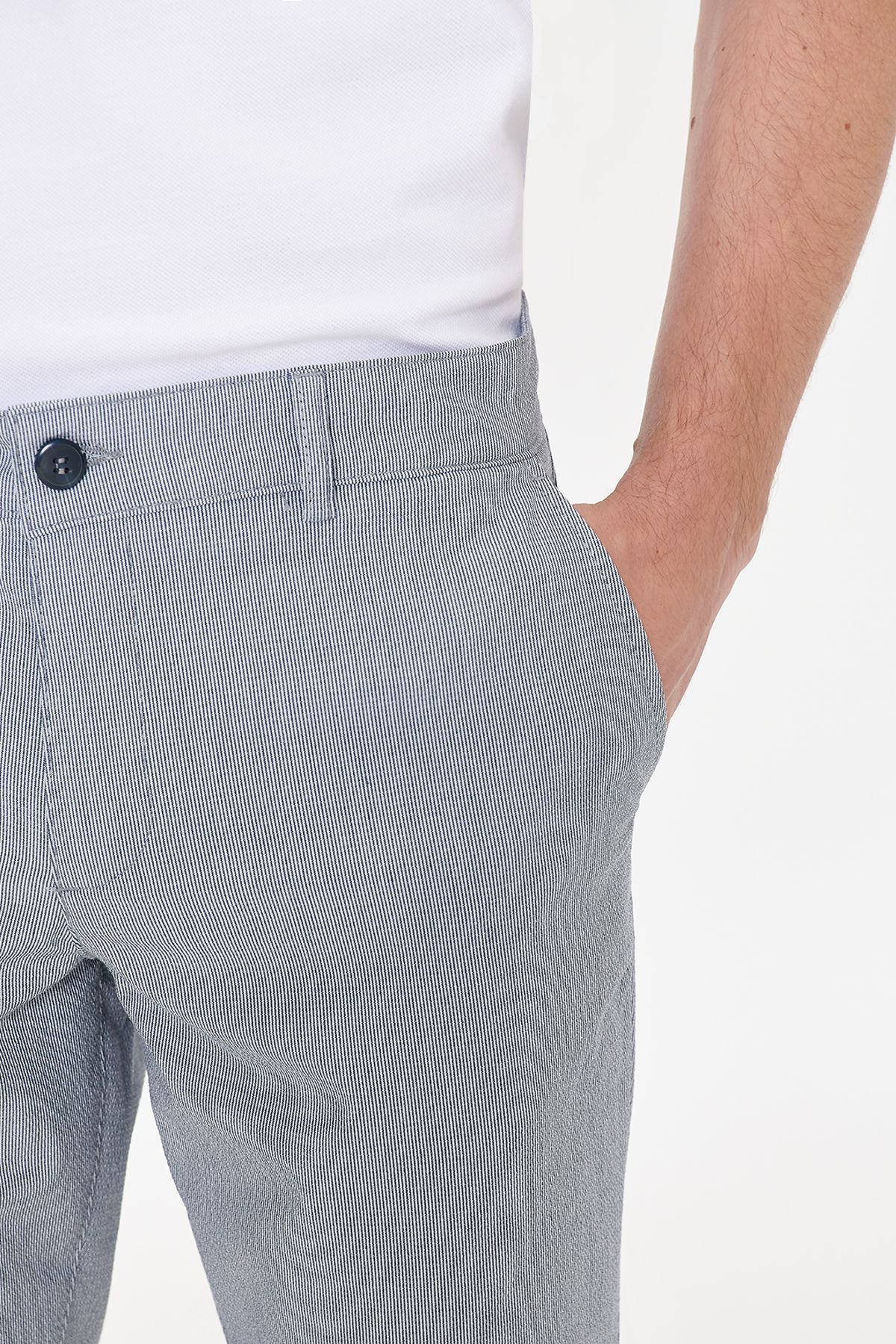 Altınyıldız Classics Erkek Lacivert Slim Fit Dar Kesim Yan Cepli Gofre Desenli Esnek Şort görsel 4