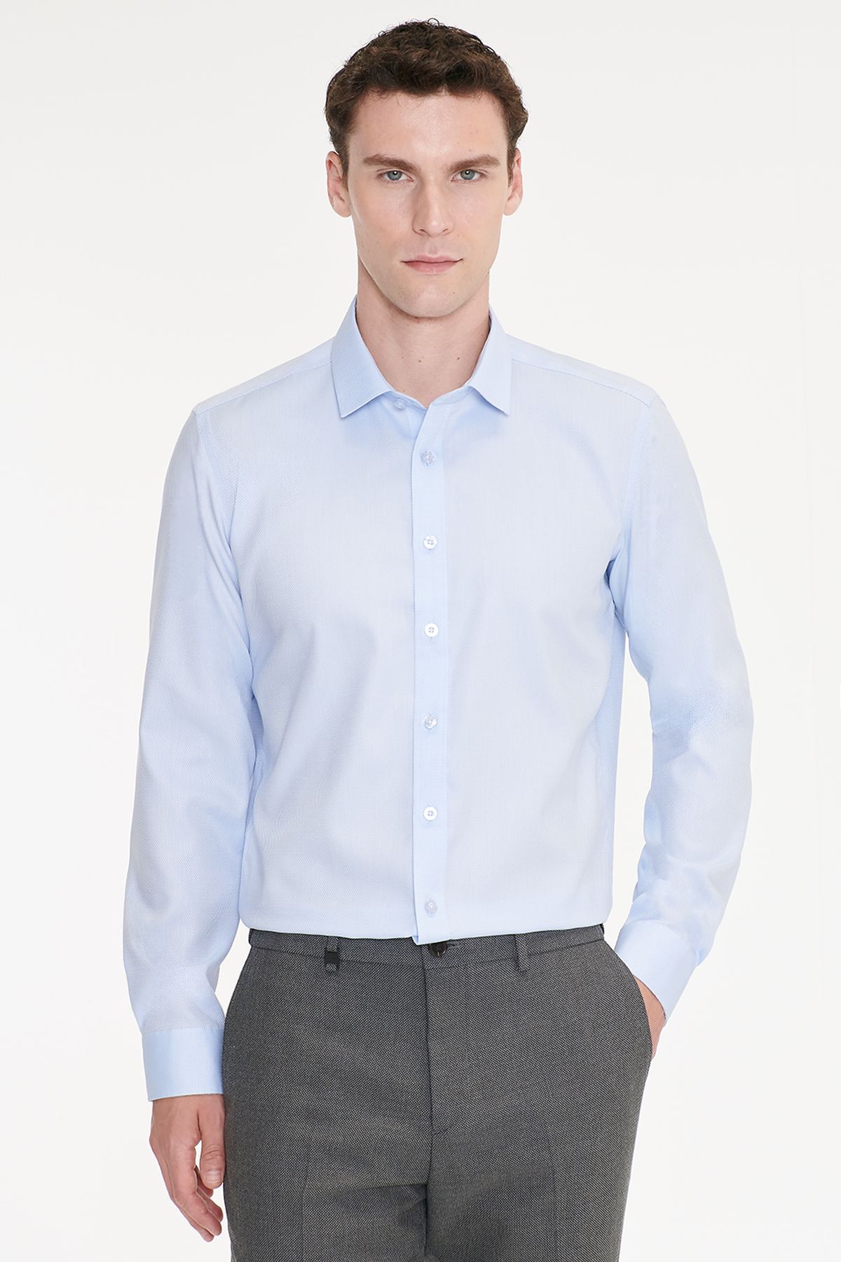 Altınyıldız Classics Erkek Açık Mavi Non-Iron %100 Pamuk Slim Fit Dar Kesim Klasik Yaka Armürlü Gömlek