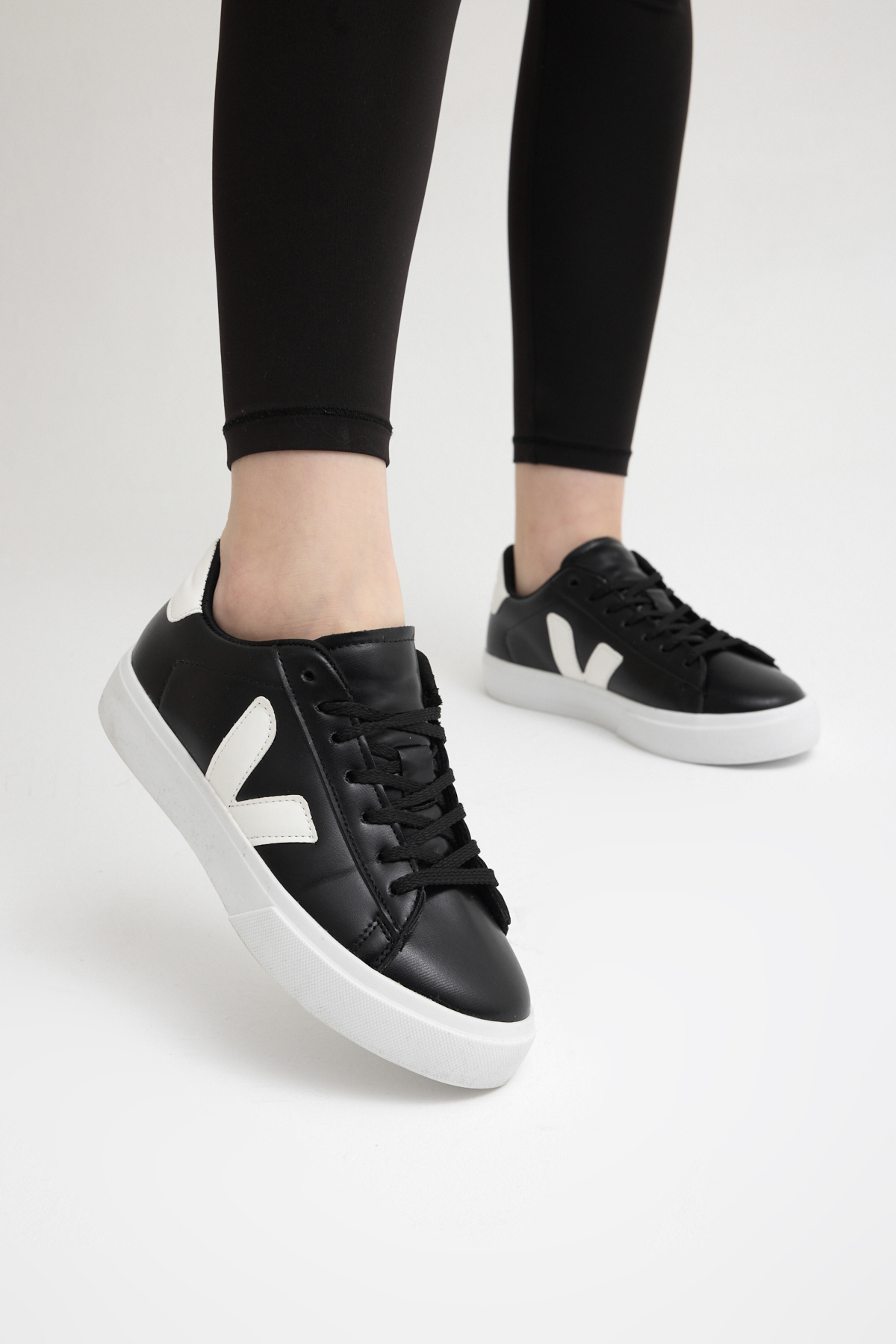 TONNY BLACK Kadın Siyah Beyaz Kauçuk Taban Rahat Bağcıklı Sneaker görsel 3