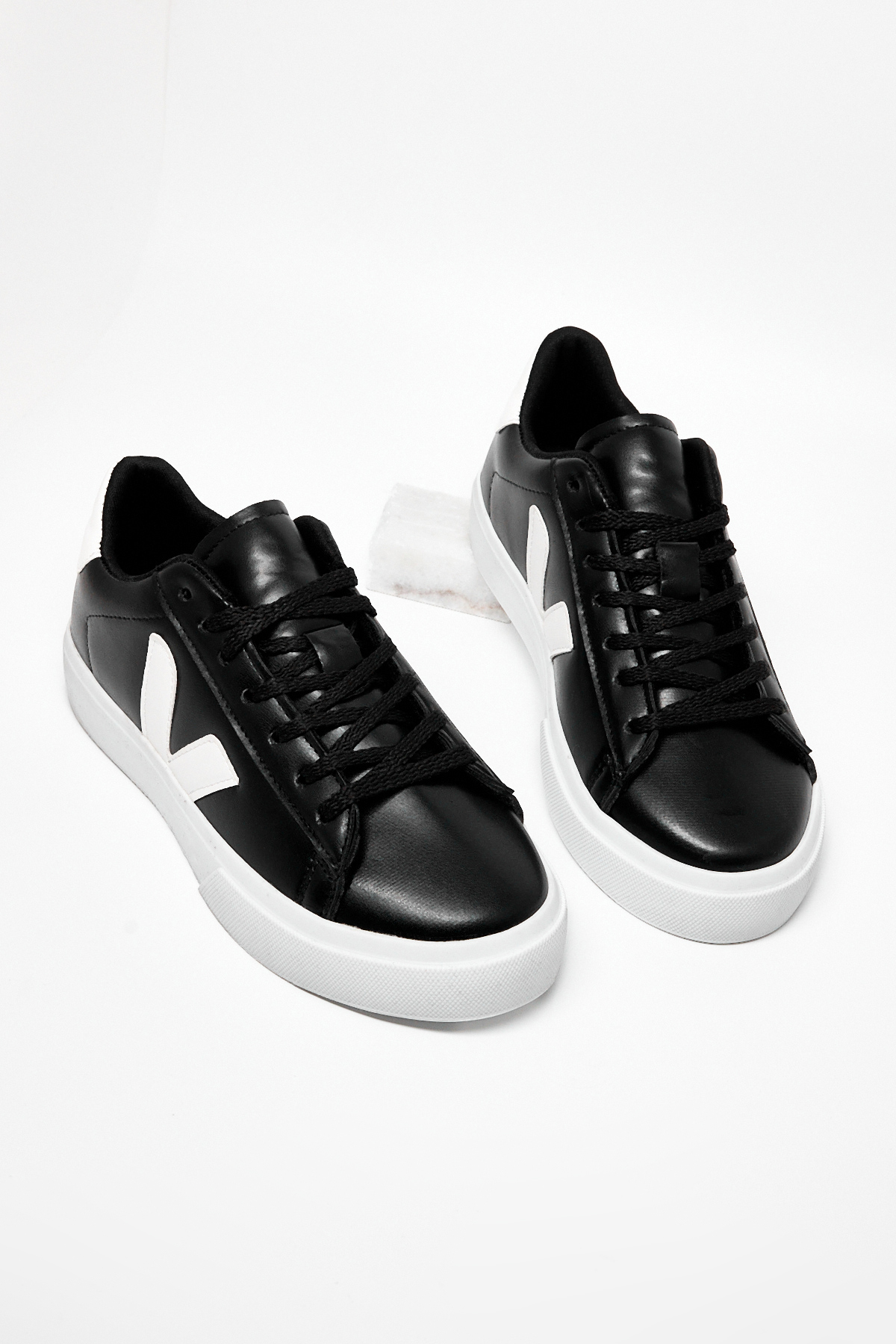 TONNY BLACK Kadın Siyah Beyaz Kauçuk Taban Rahat Bağcıklı Sneaker görsel 4