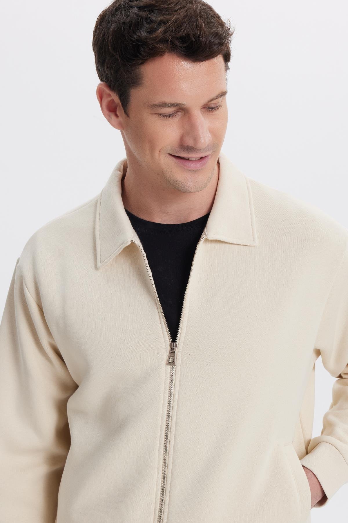 TUDORS Unisex Relax Fit Rahat Kesim Pamuklu İç Polarlı Fermuarlı Bej Polo Yaka Flato Cepli Sweatshirt Hırka görsel 2