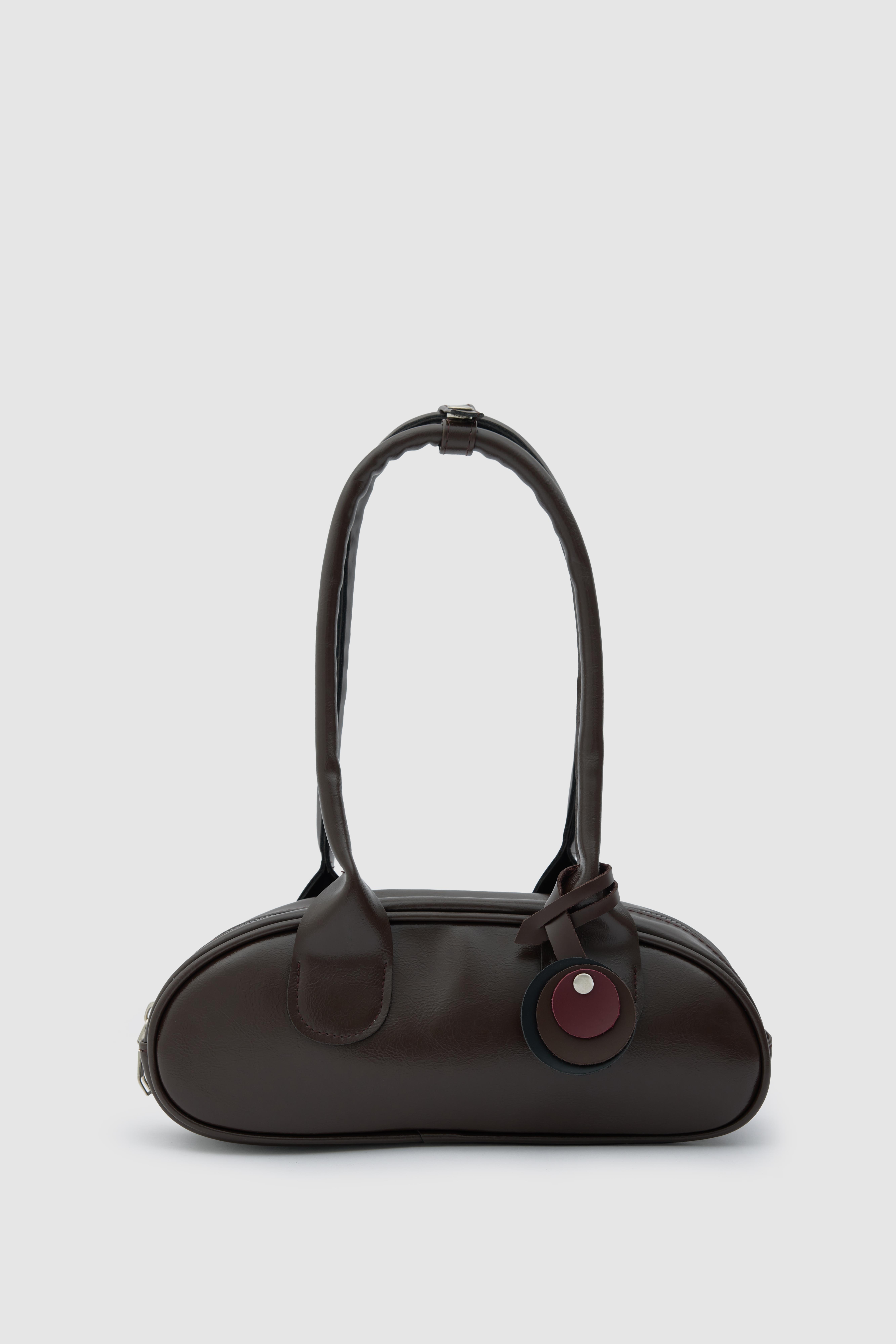 Shulebags Lisse Charmlı Oval Baget Çanta Acı Kahve