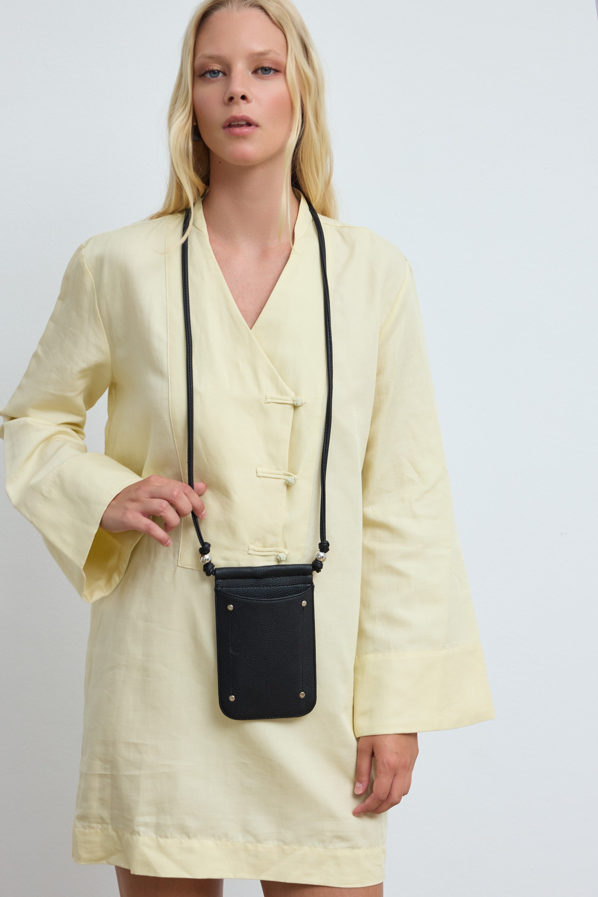 Shulebags Kaia Telefon Çantası Siyah görsel 3