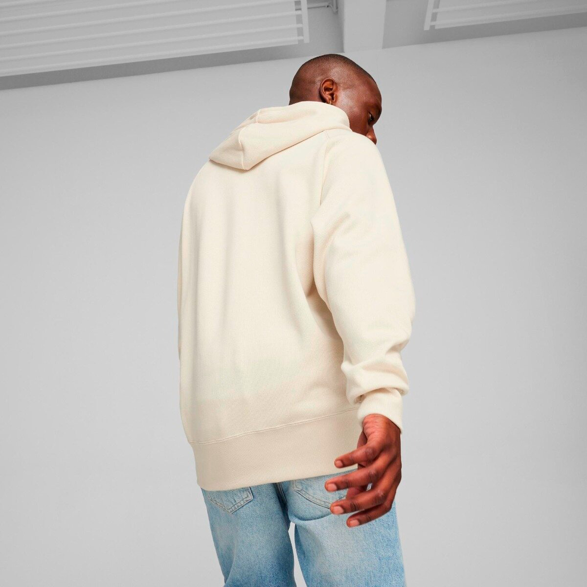 Puma Classics Erkek Ekru Kapüşonlu Sweatshirt görsel 2
