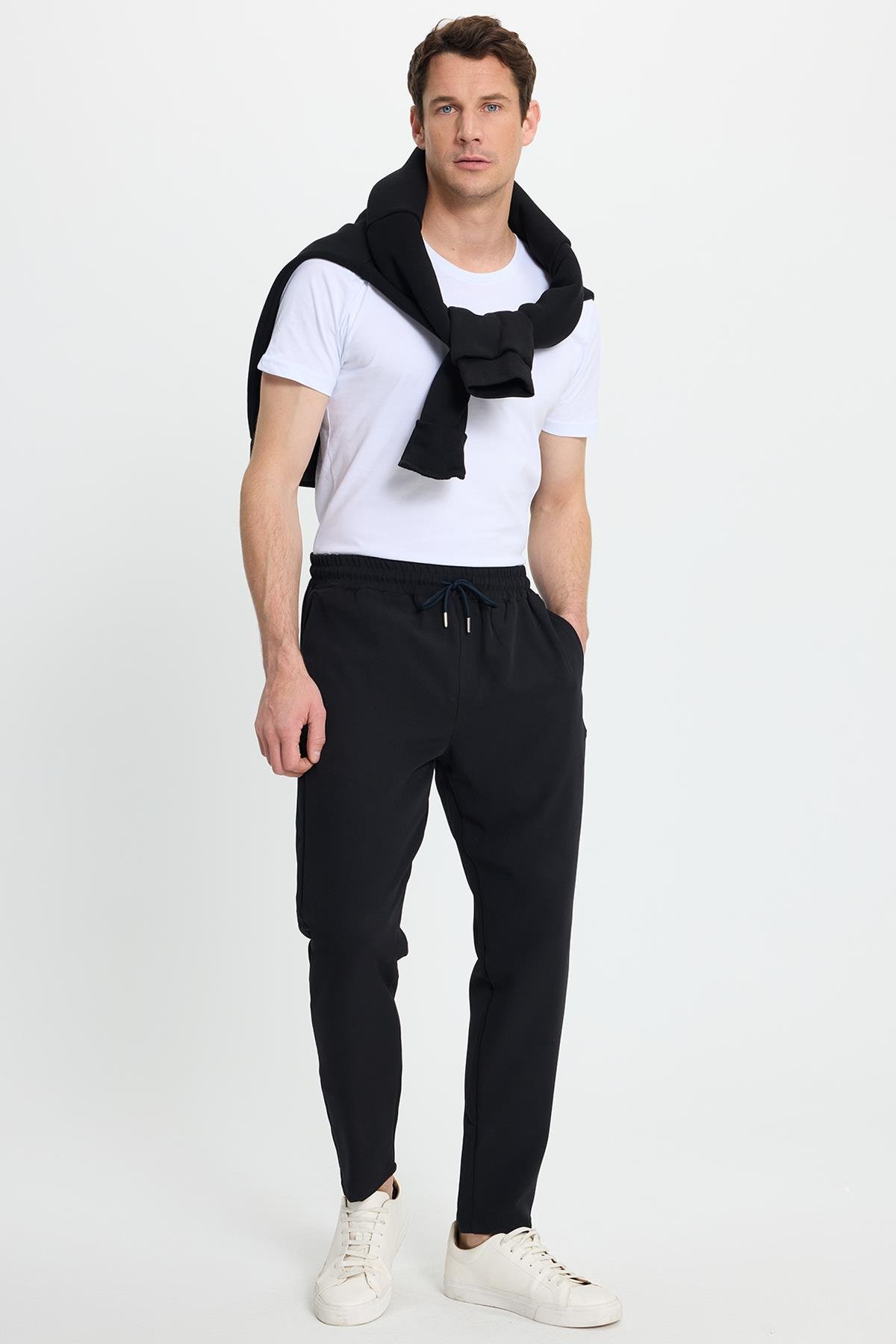 TUDORS Erkek Regular Fit Beli Lastikli Bağcıklı Jogger Siyah Pantolon Rahat Kesim Yan Cepli görsel 5