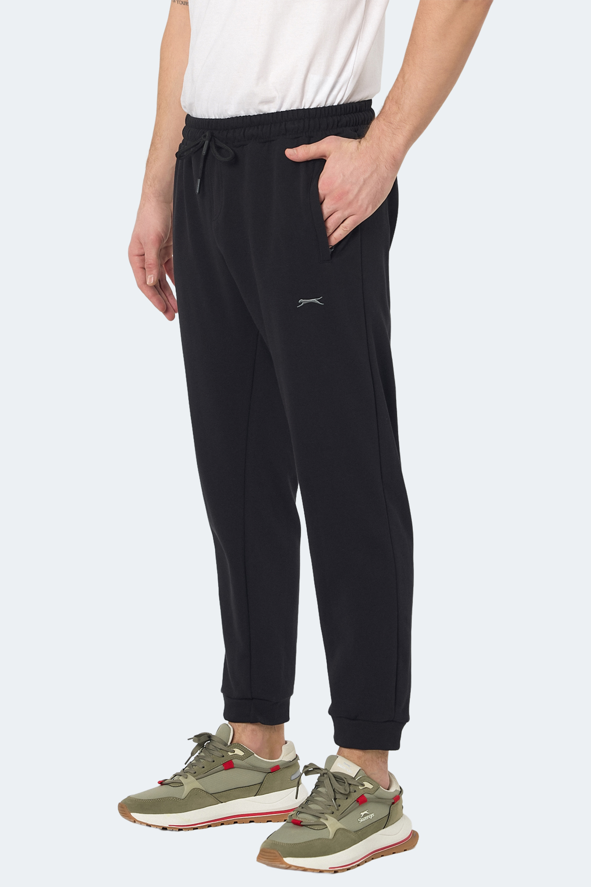 SLAZENGER KISHA IN Erkek Cepli Dar Paça Siyah Jogger Eşofman Altı