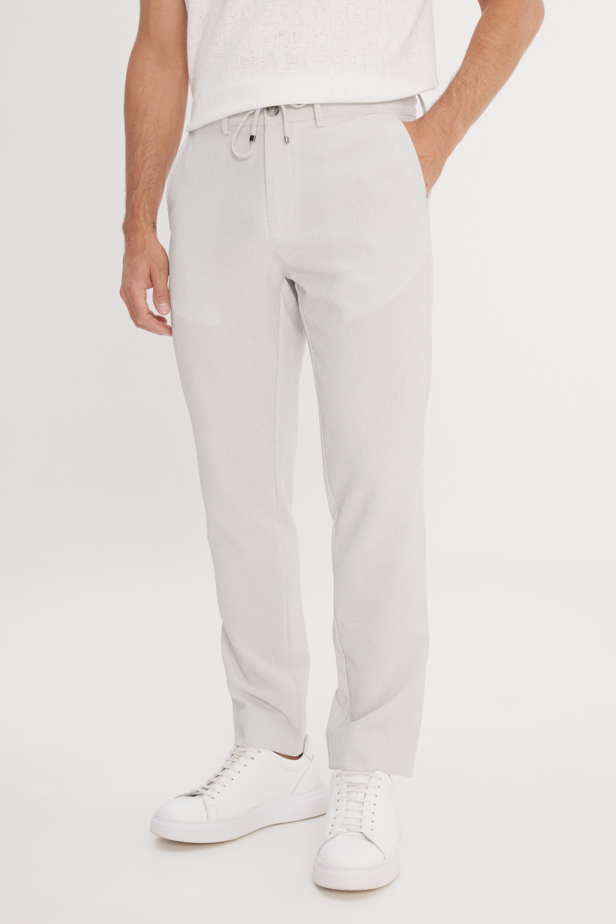 AC&Co / Altınyıldız Classics Erkek Gri Slim Fit Dar Kesim Beli Bağlamalı Yan Cepli Casual Jogger Pantolon görsel 4