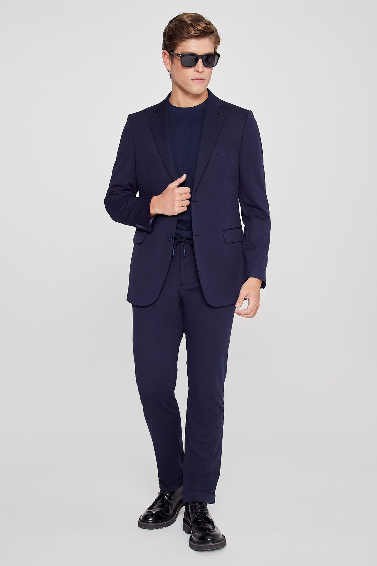 AC&Co / Altınyıldız Classics Erkek Lacivert Slim Fit Dar Kesim Mono Yaka Beli Bağlamalı Kapak Cepli Esnek Takım Elbise görsel 3
