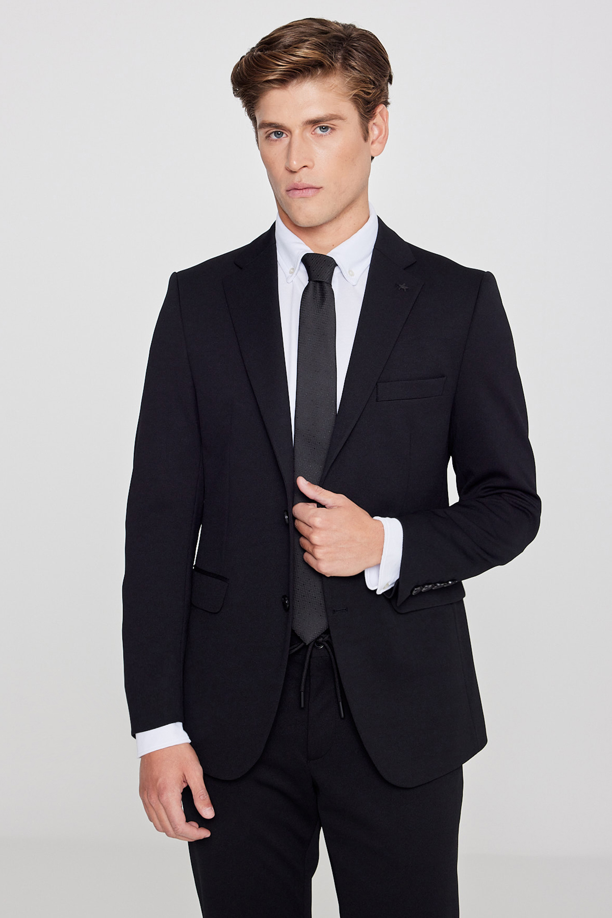 AC&Co / Altınyıldız Classics Erkek Siyah Slim Fit Dar Kesim Mono Yaka Beli Bağlamalı Kapak Cepli Esnek Takım Elbise görsel 2