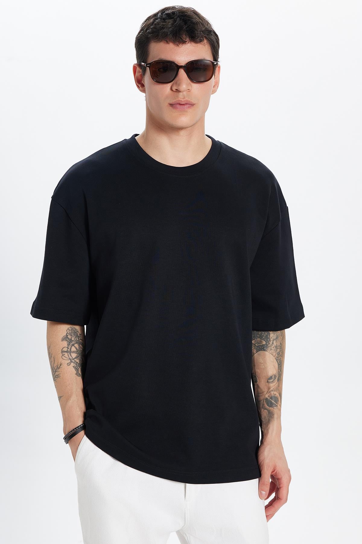 TUDORS Unisex Oversize Geniş Kesim Pamuklu Yumuşak Dokulu Basic Bisiklet Yaka Siyah Tişört görsel 2