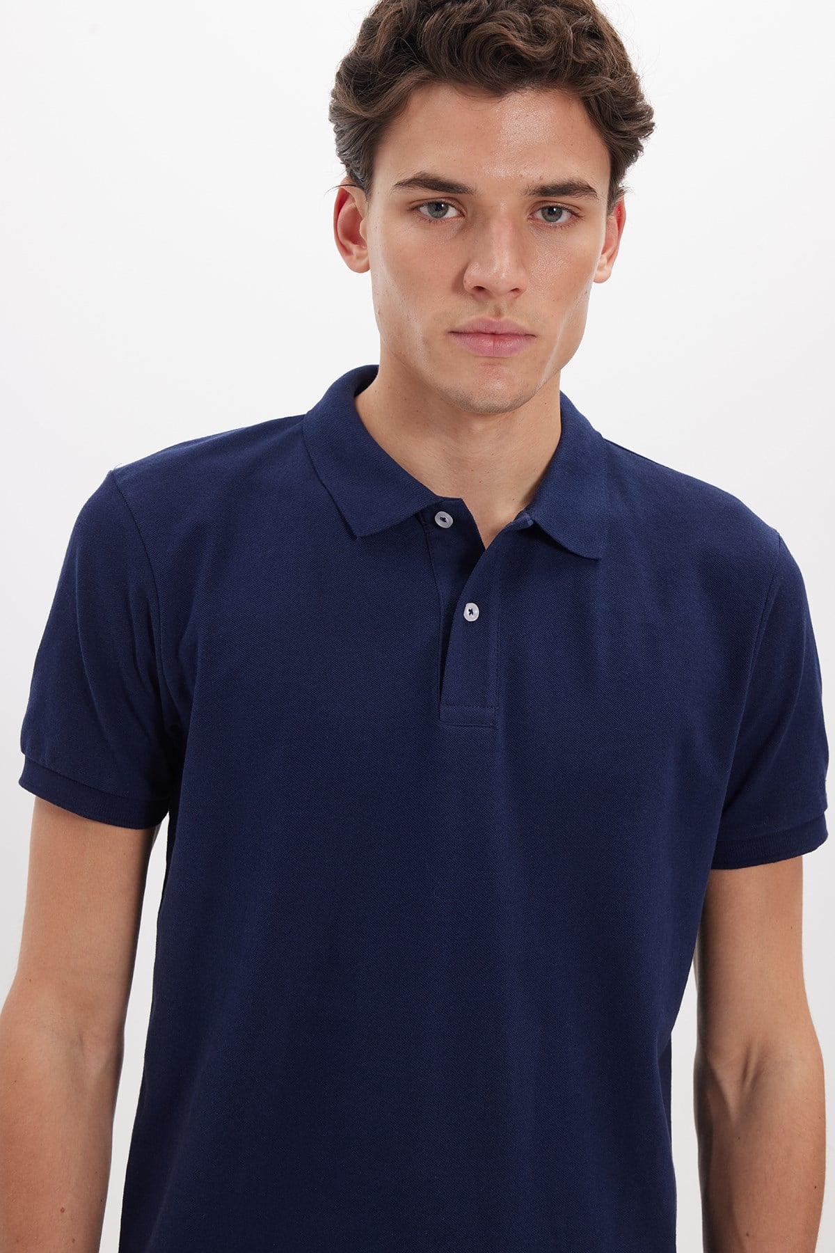 TUDORS Erkek Slim Fit Dar Kesim Pamuklu Yumuşak Dokulu Serin Tutan Kumaş Düz Pike Lacivert Polo Yaka Tişört görsel 4