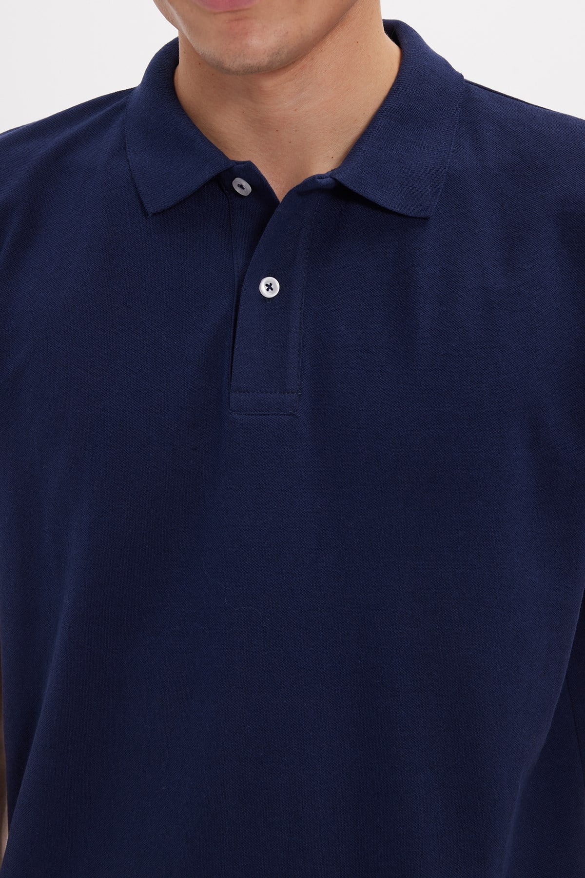 TUDORS Erkek Slim Fit Dar Kesim Pamuklu Yumuşak Dokulu Serin Tutan Kumaş Düz Pike Lacivert Polo Yaka Tişört görsel 5