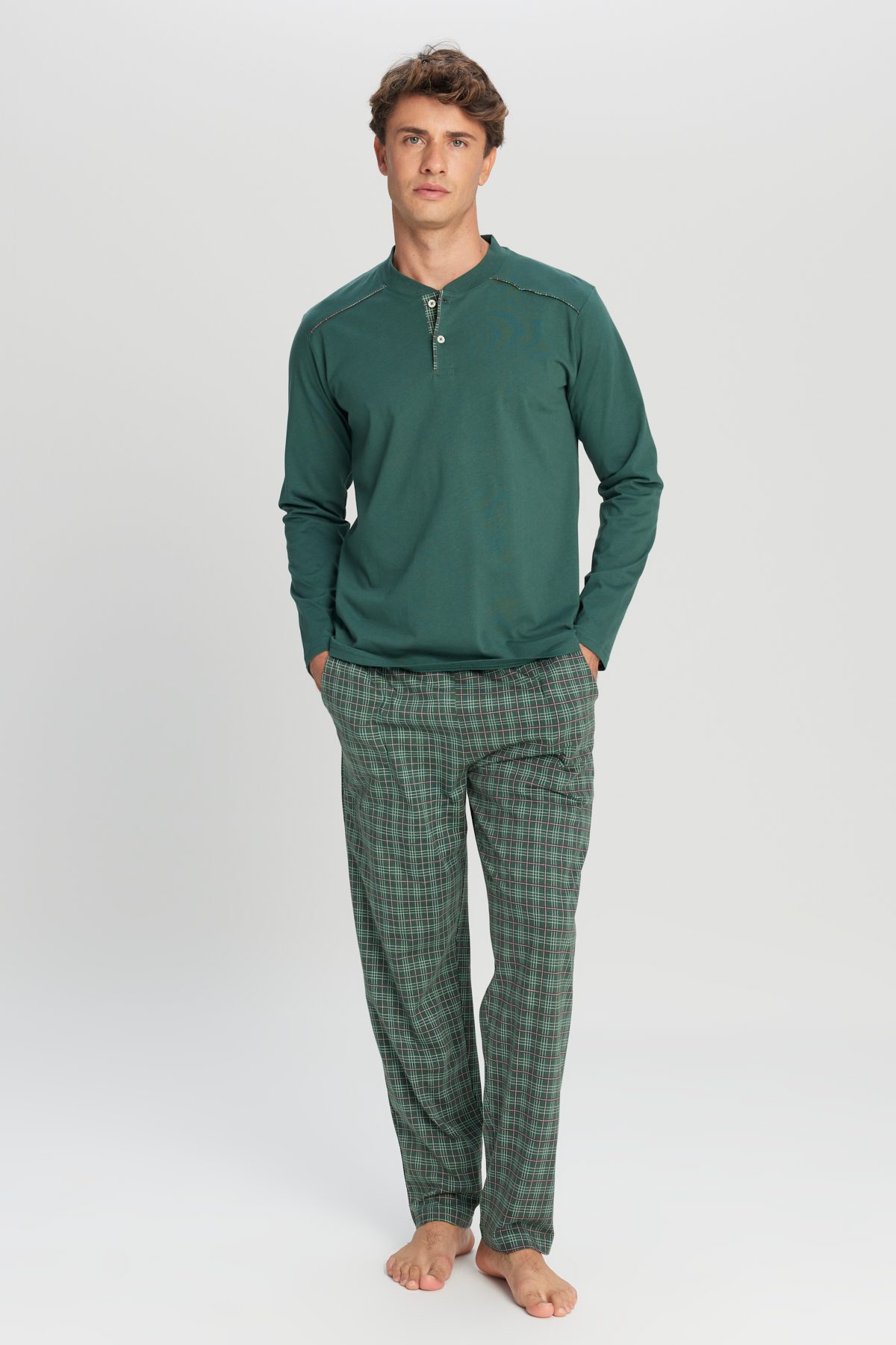 AC&Co / Altınyıldız Classics %100 Pamuk Standart Fit Hakim Yaka Ekose Erkek Pijama Takımı
